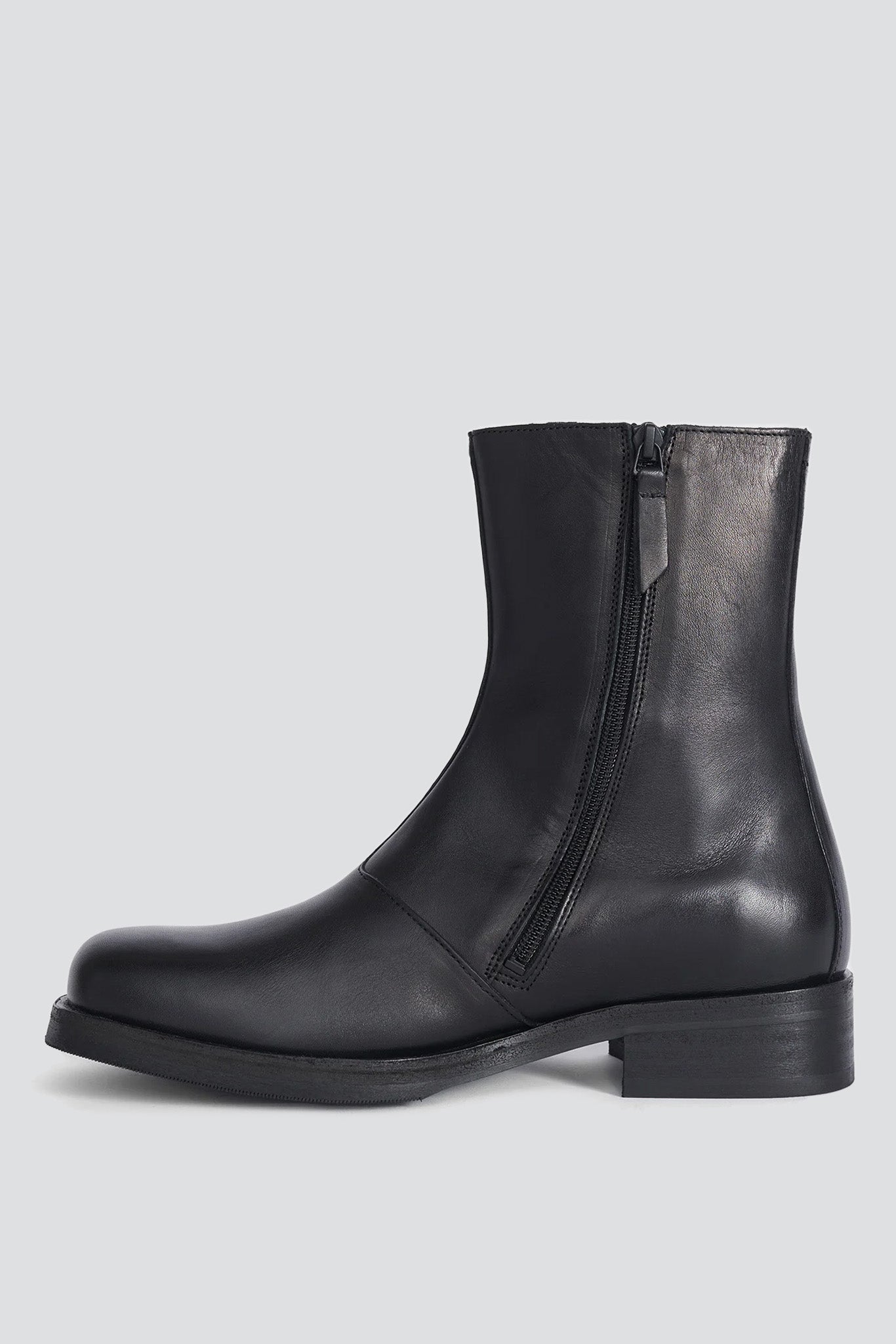 Black Leather Camion Boot