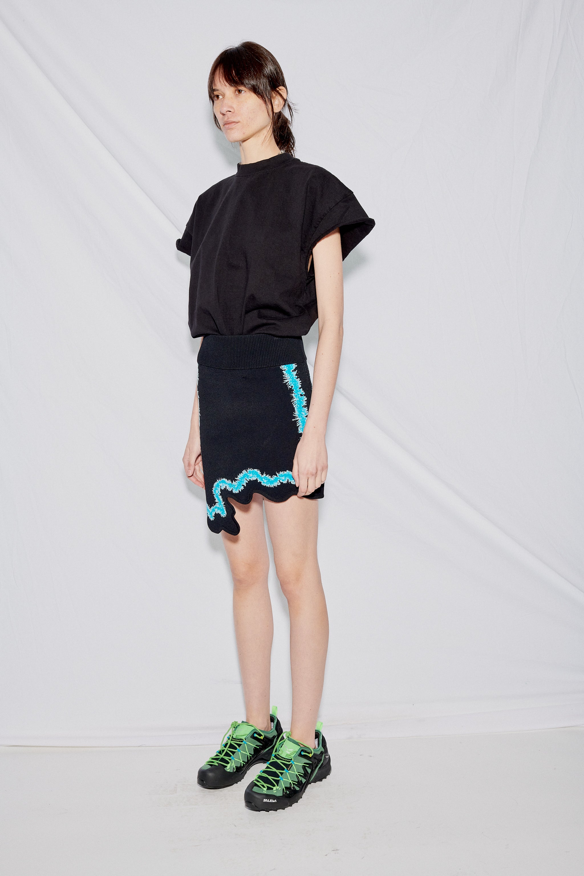 Black Tee