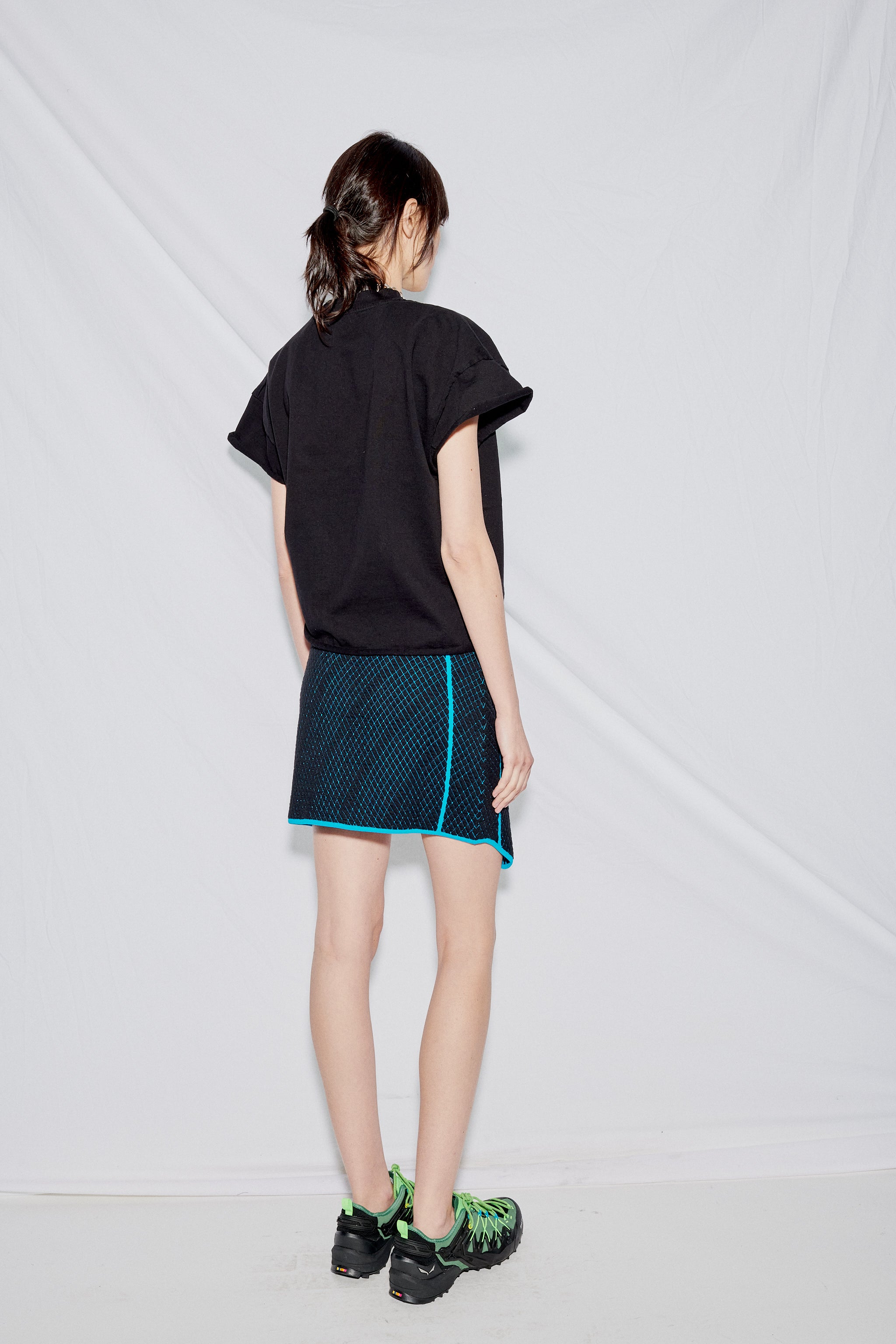 Black Tee