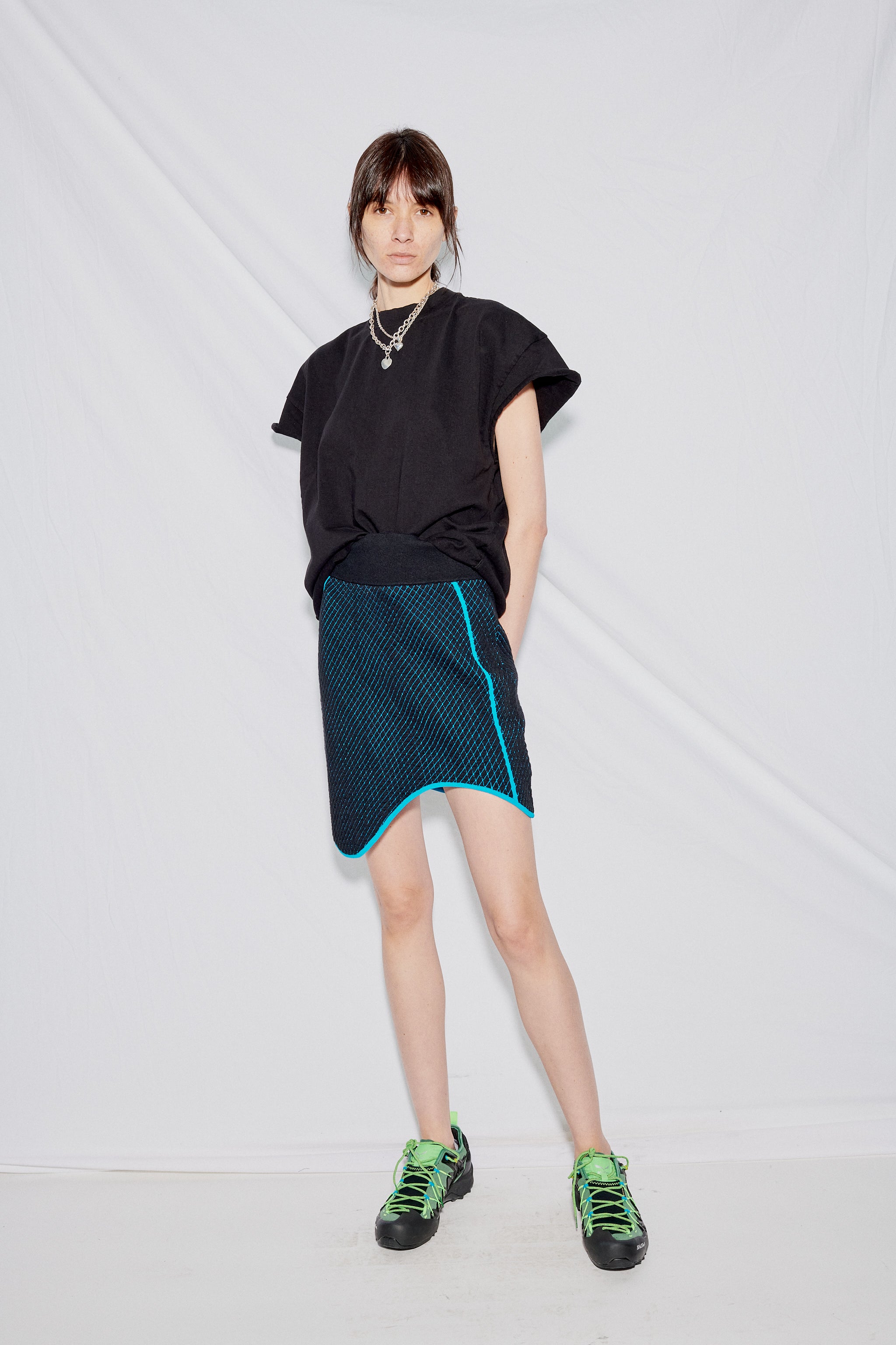 Black Tee