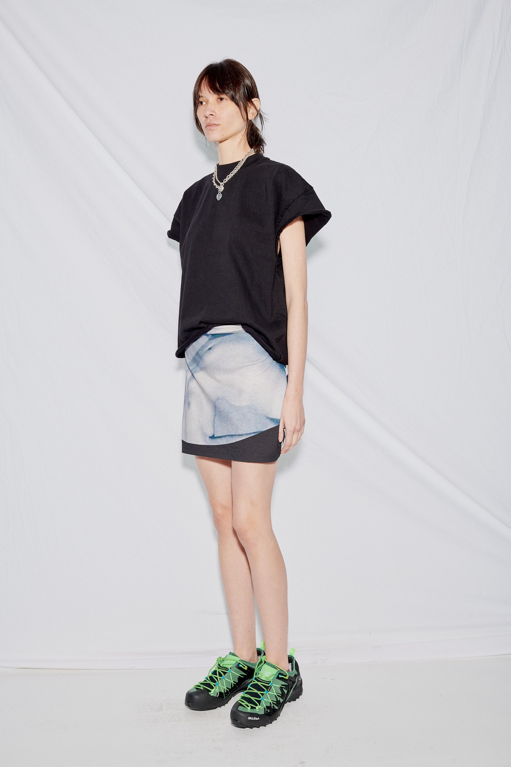 Black Tee