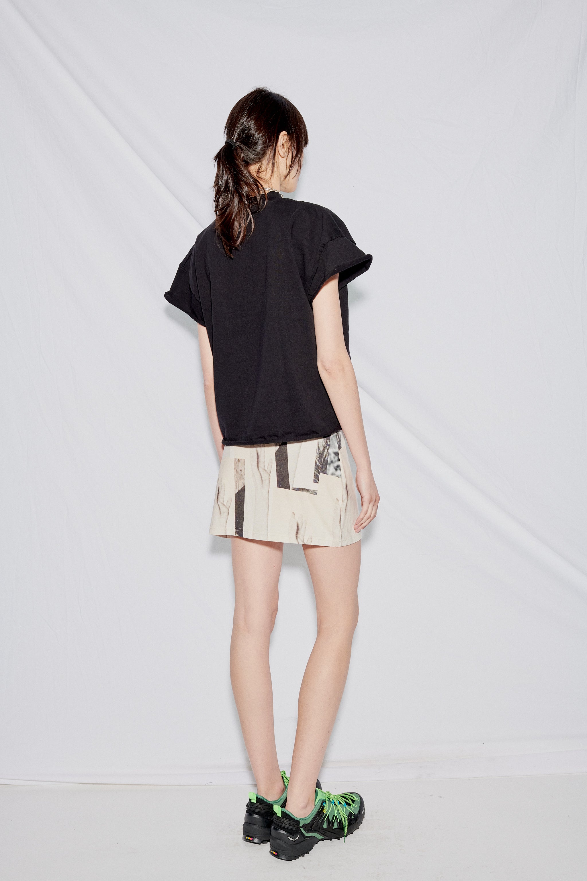 Black Tee