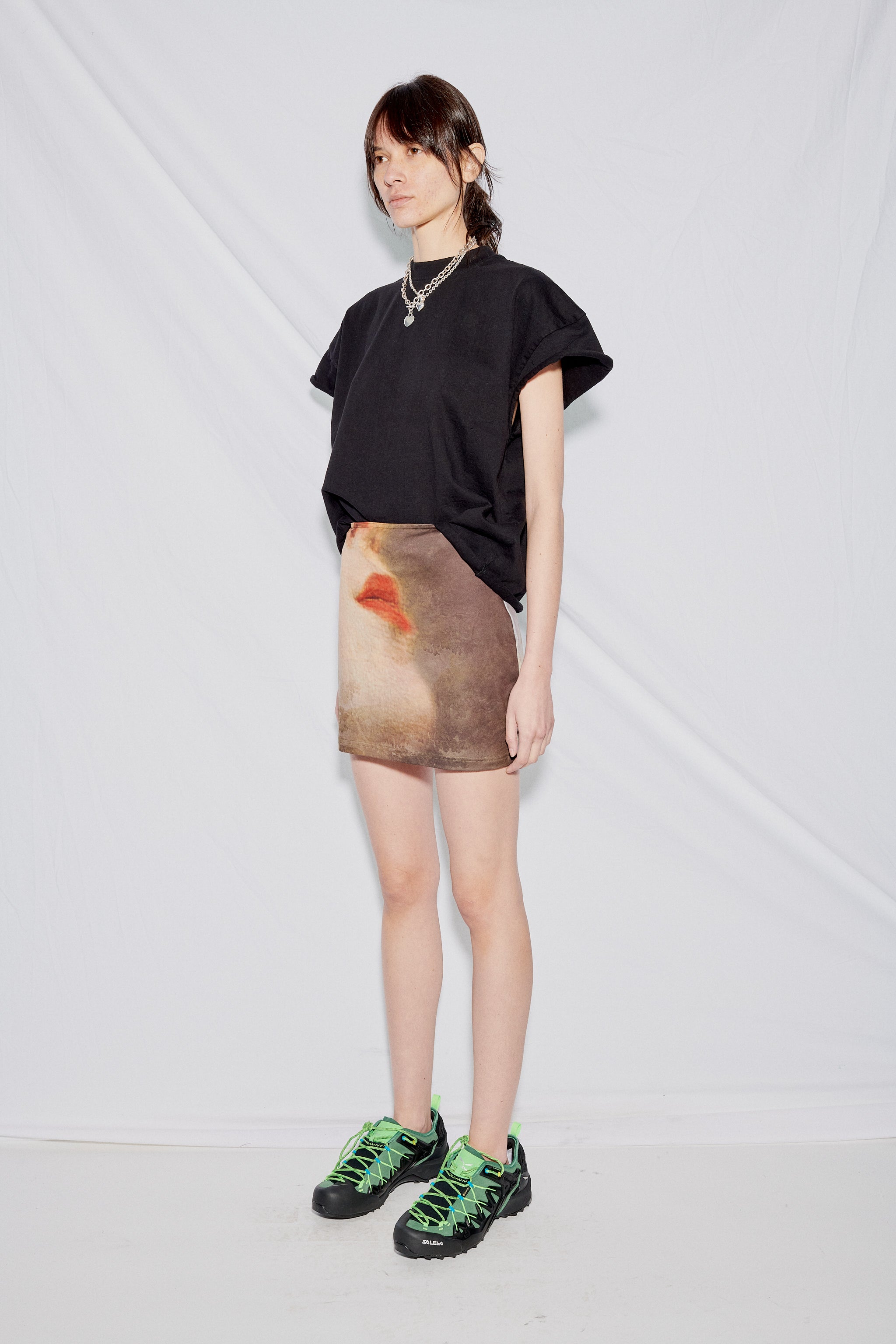 Black Tee