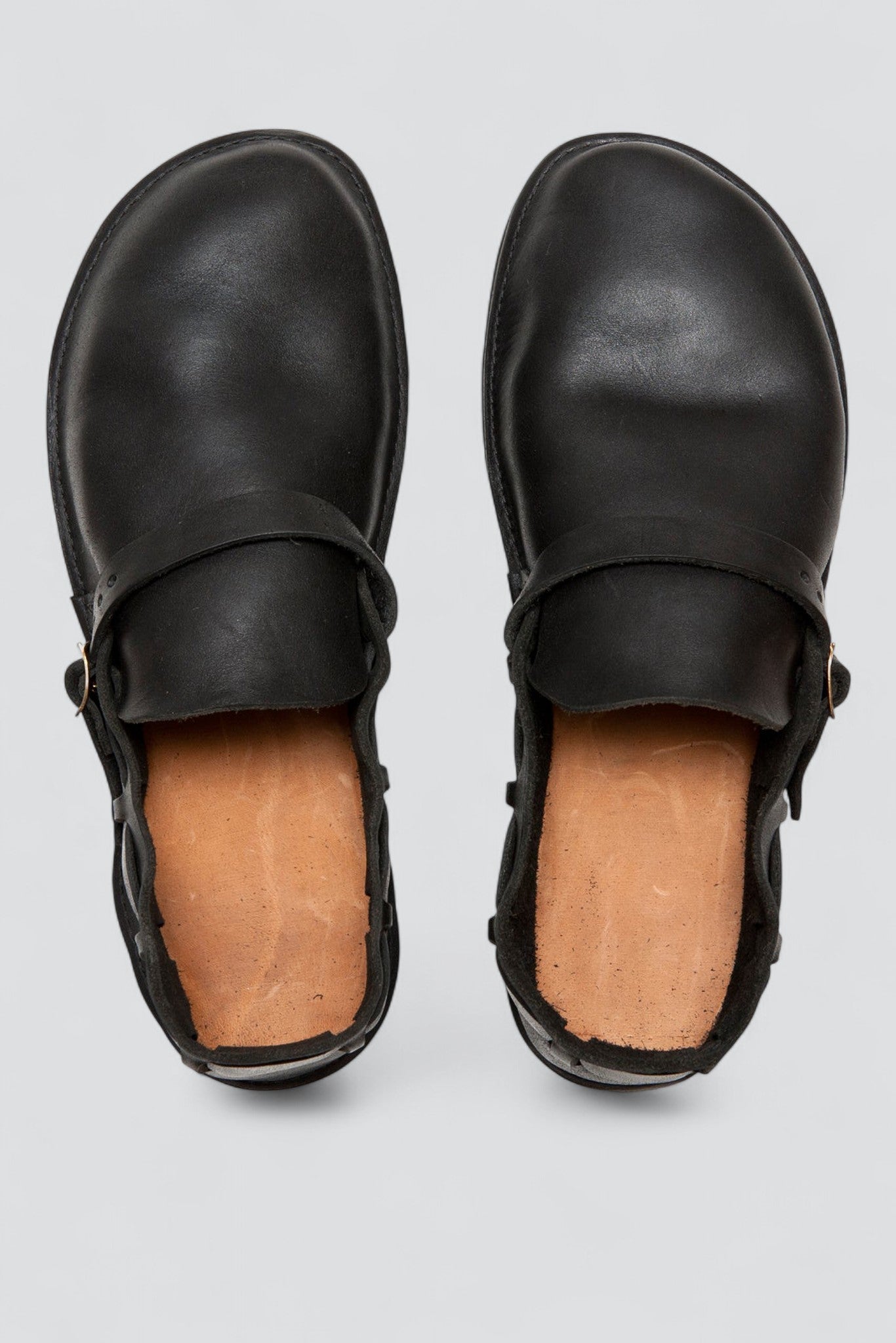 Black Middle English Flat