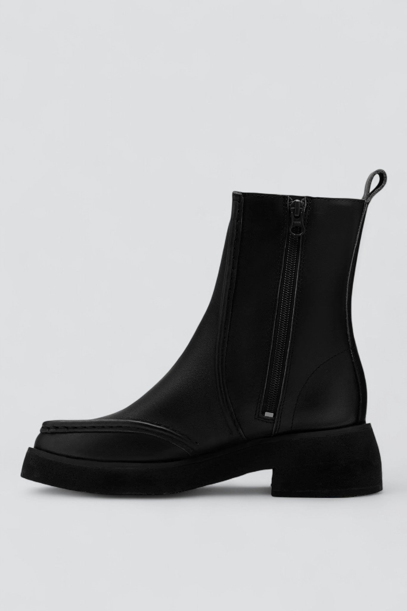 Black Leather Effery Zip