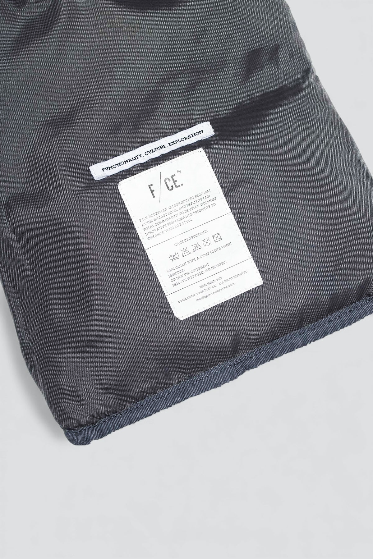 Black Textured Twill Drawstring Sacoche