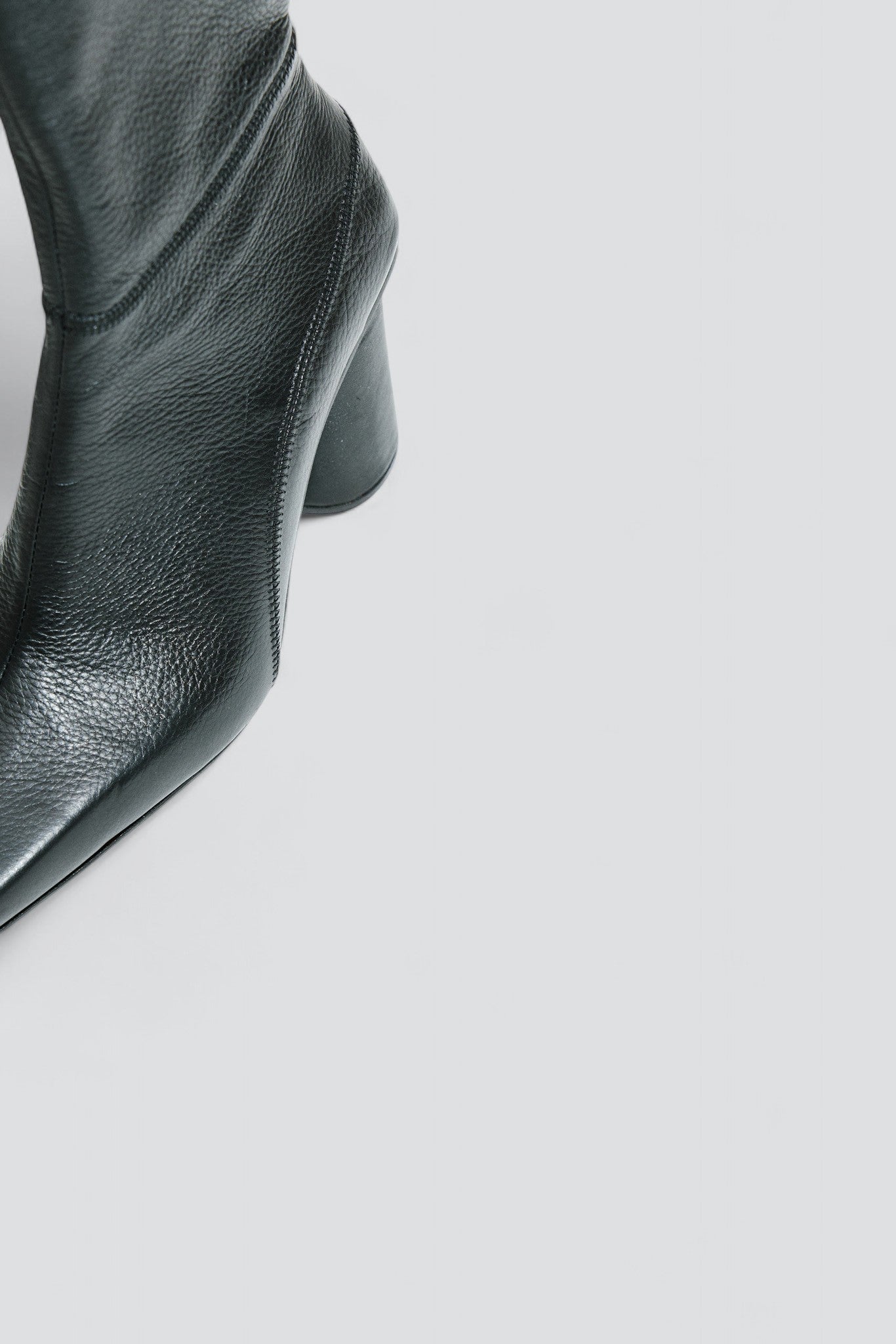 Black Cuadrado Mid Boot