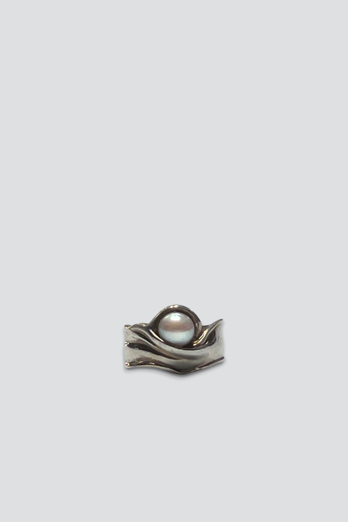 Sterling Silver Pearl Peek Ring