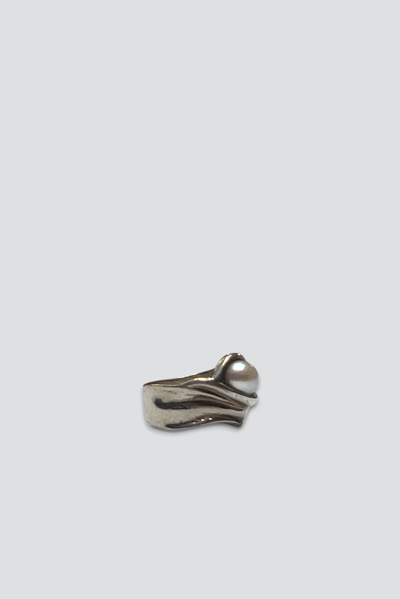 Sterling Silver Pearl Peek Ring