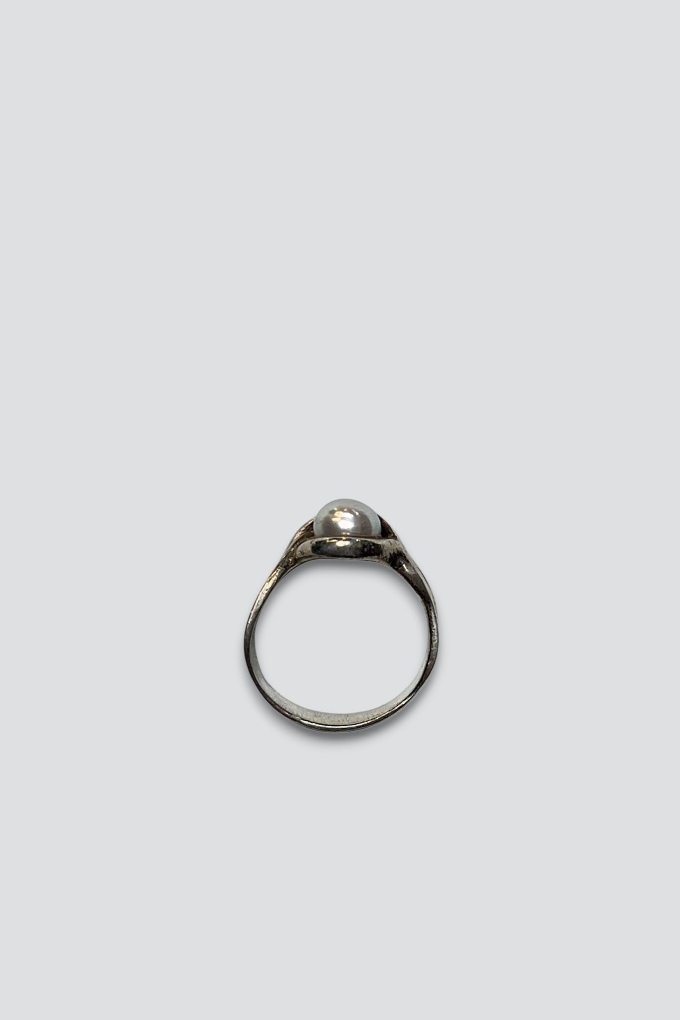 Sterling Silver Pearl Peek Ring