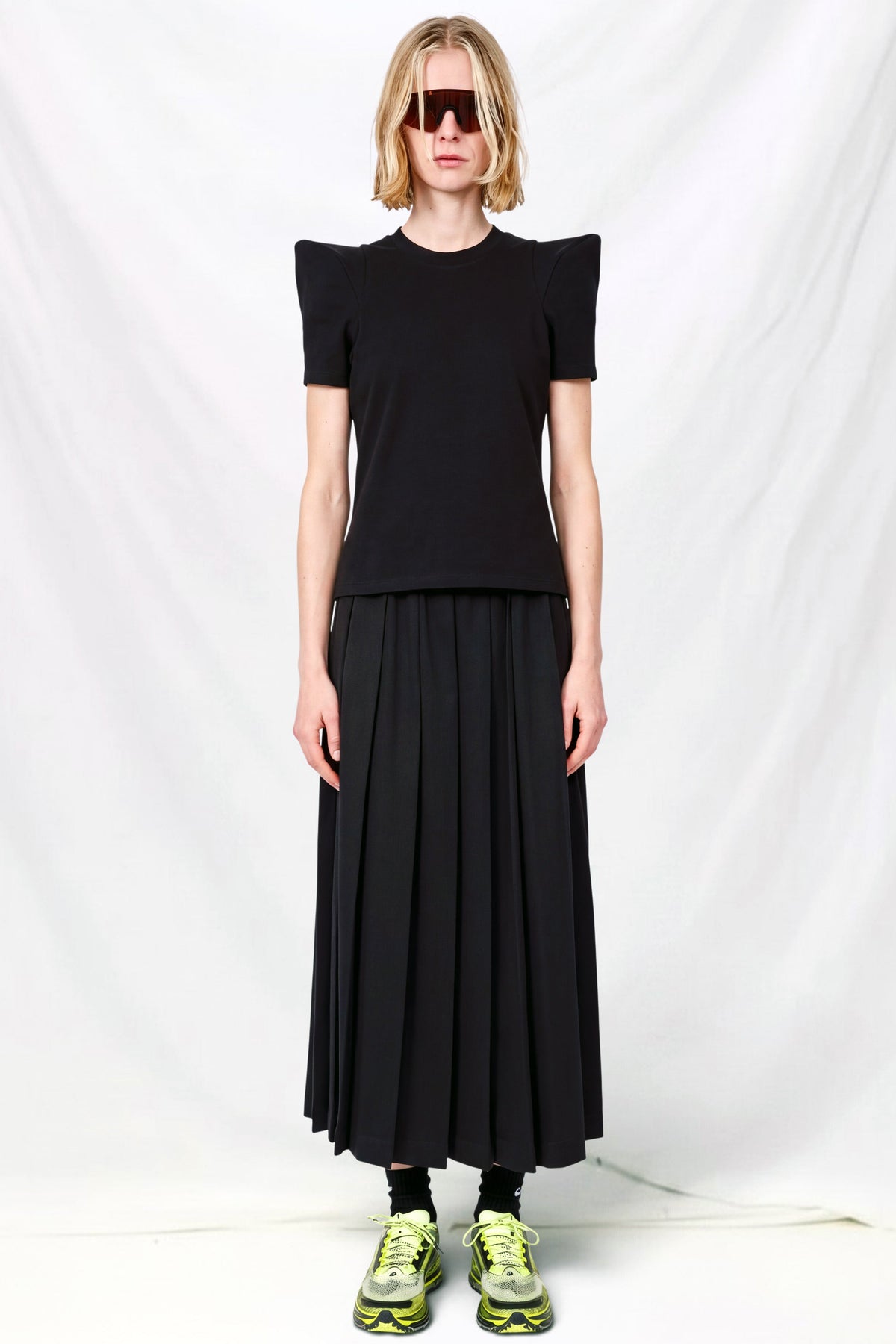 Black Foamy Shoulder Tee