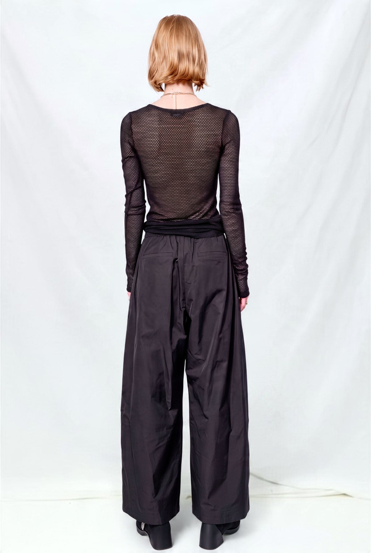 Black Two Tuck Wide Banding Pants