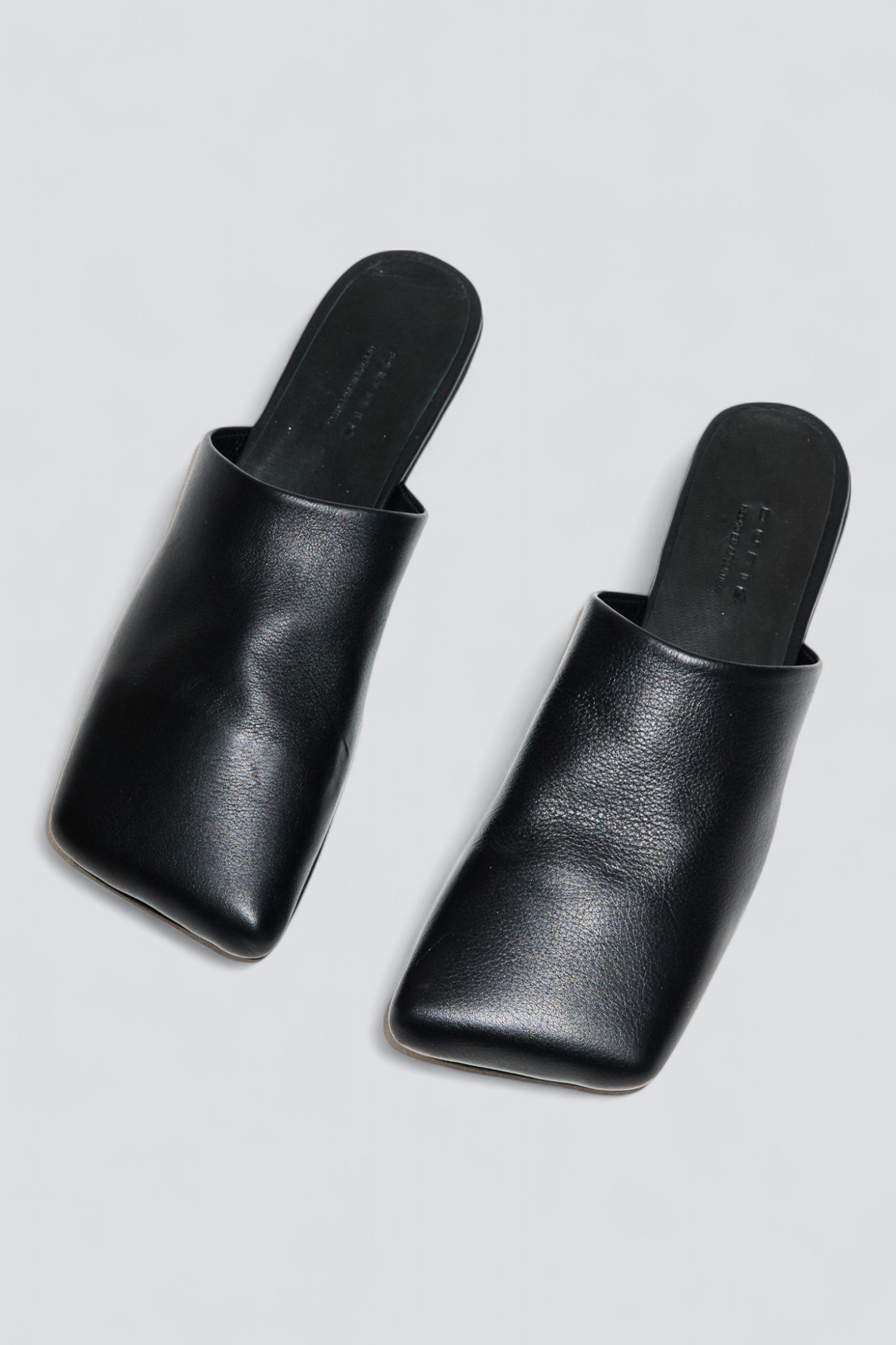 Black Arco Slipper