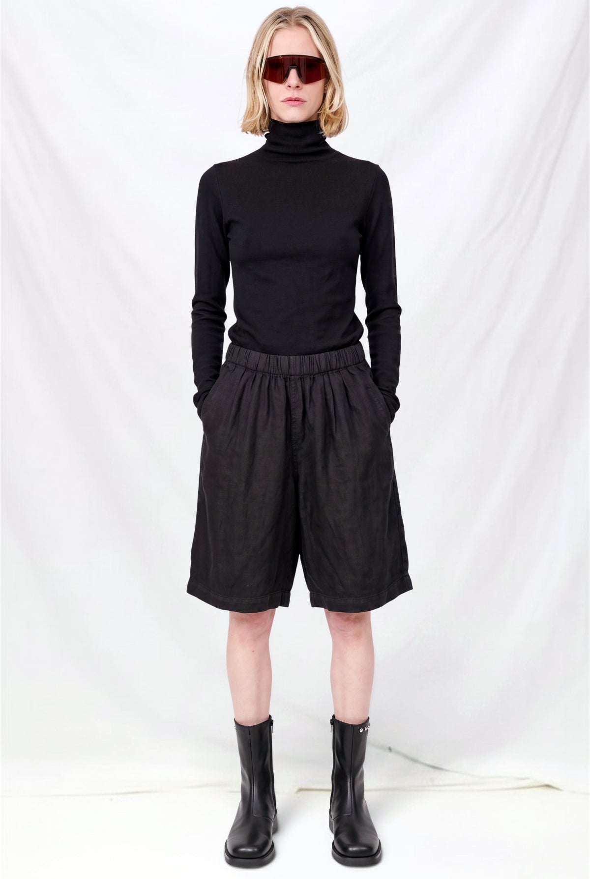 Black Cambria Short