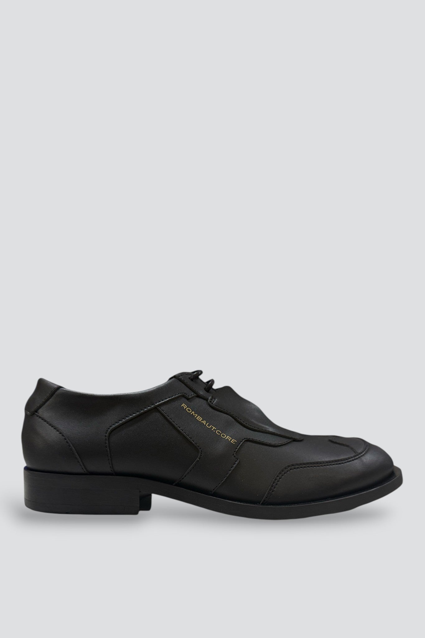 Black Core Classic Shoe