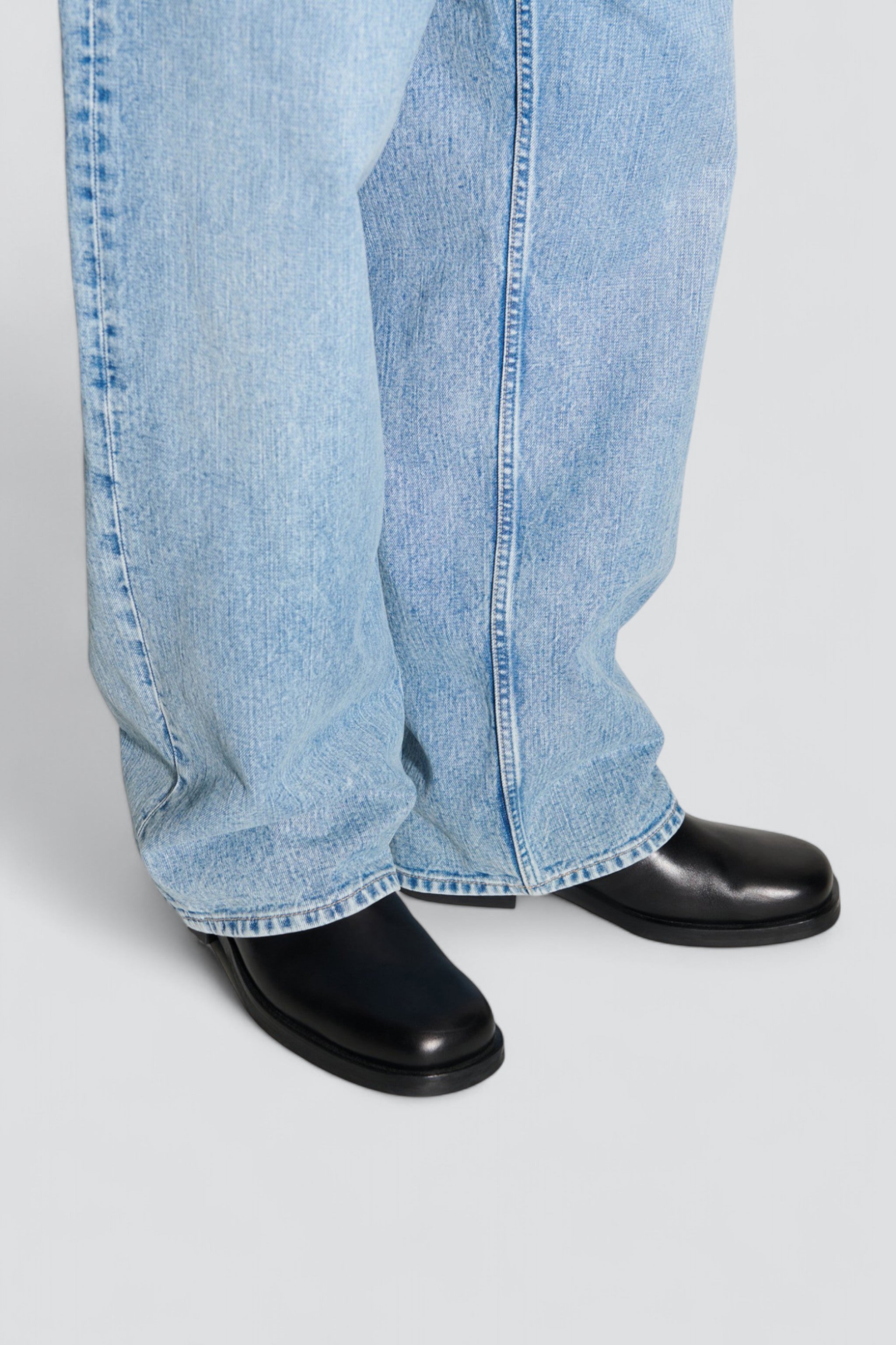 Black Leather Camion Boot