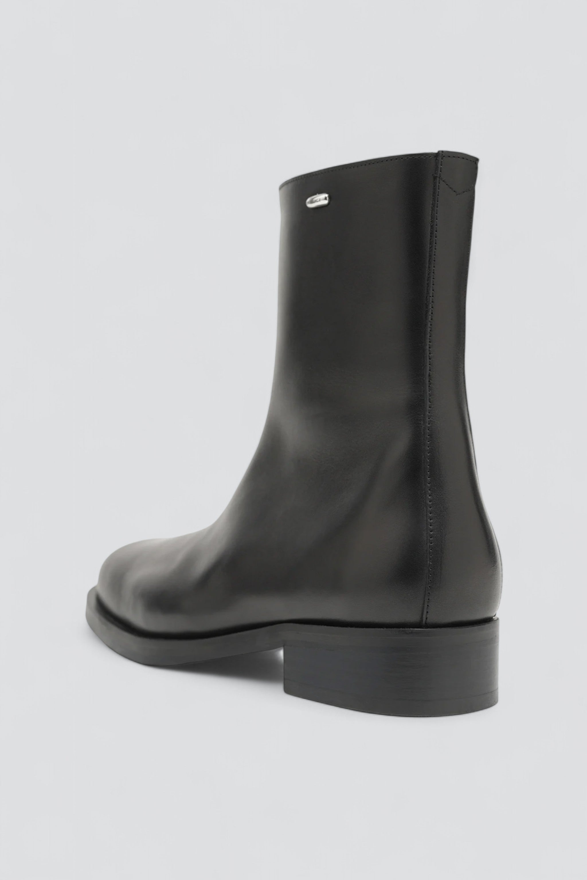 Black Leather Camion Boot