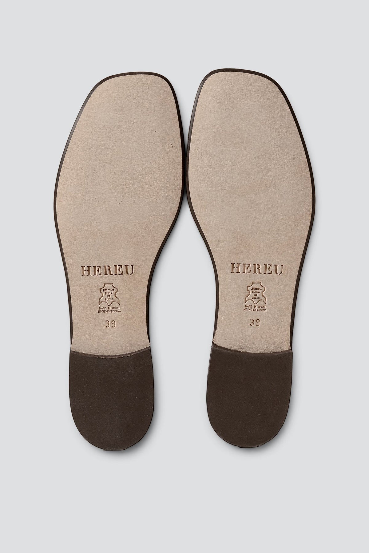 Black Plegada Supple Shiny Lace Up Shoe
