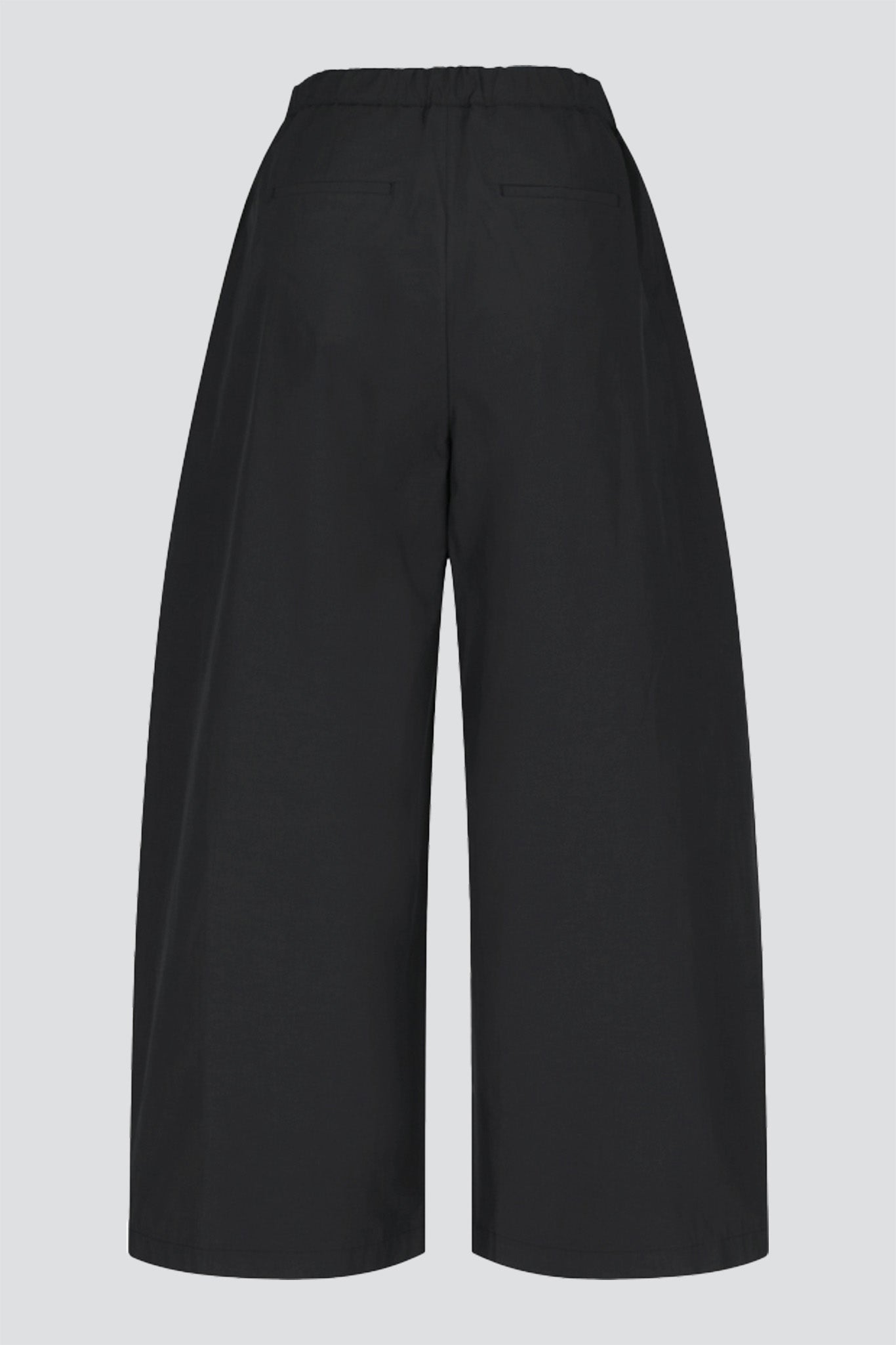 Black Three Tuck Banding Pant