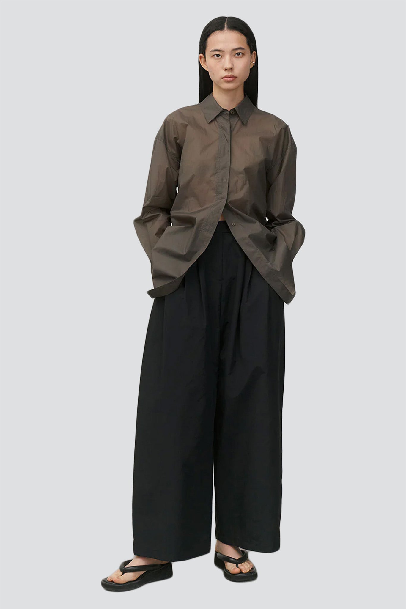Black Three Tuck Banding Pant
