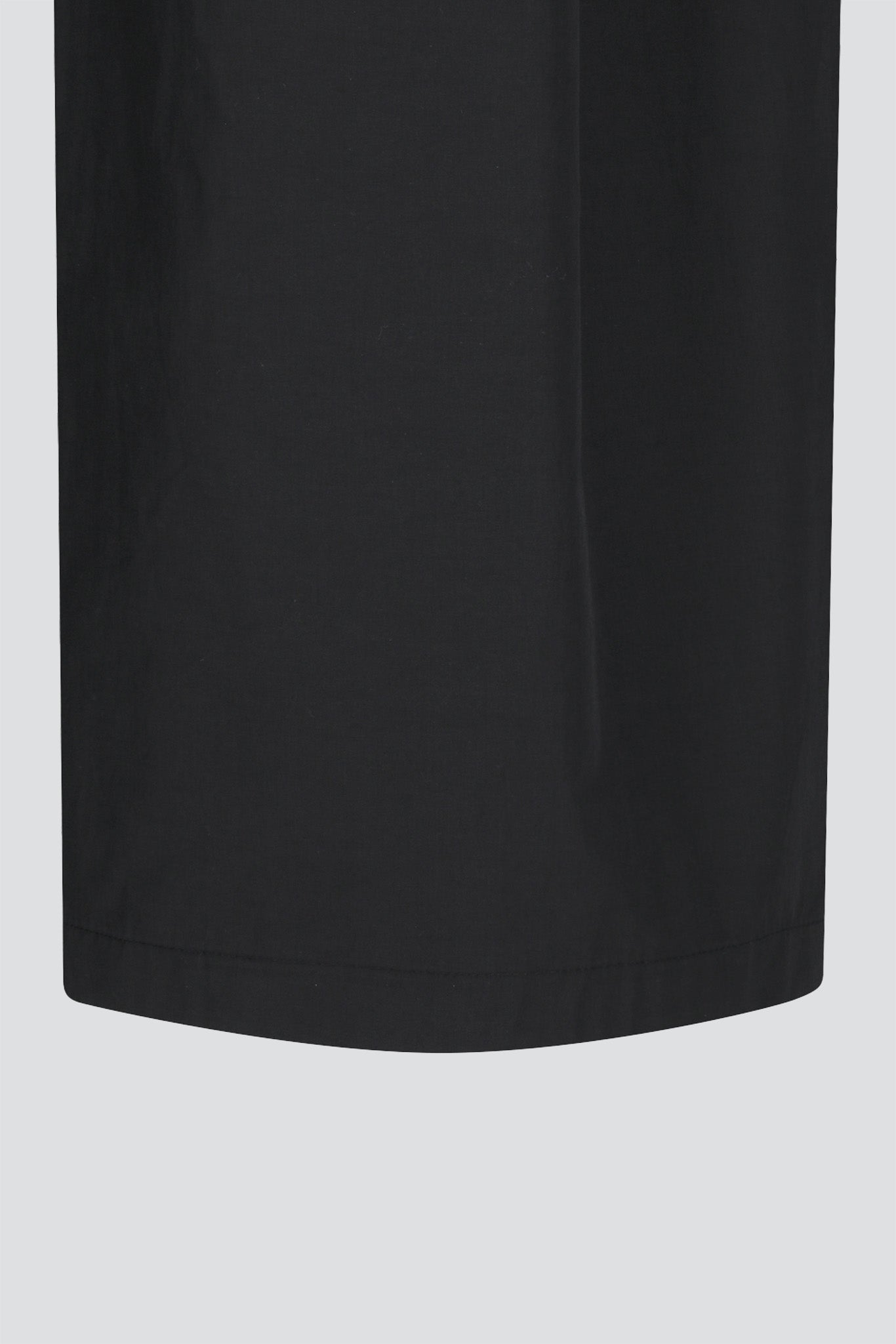 Black Three Tuck Banding Pant