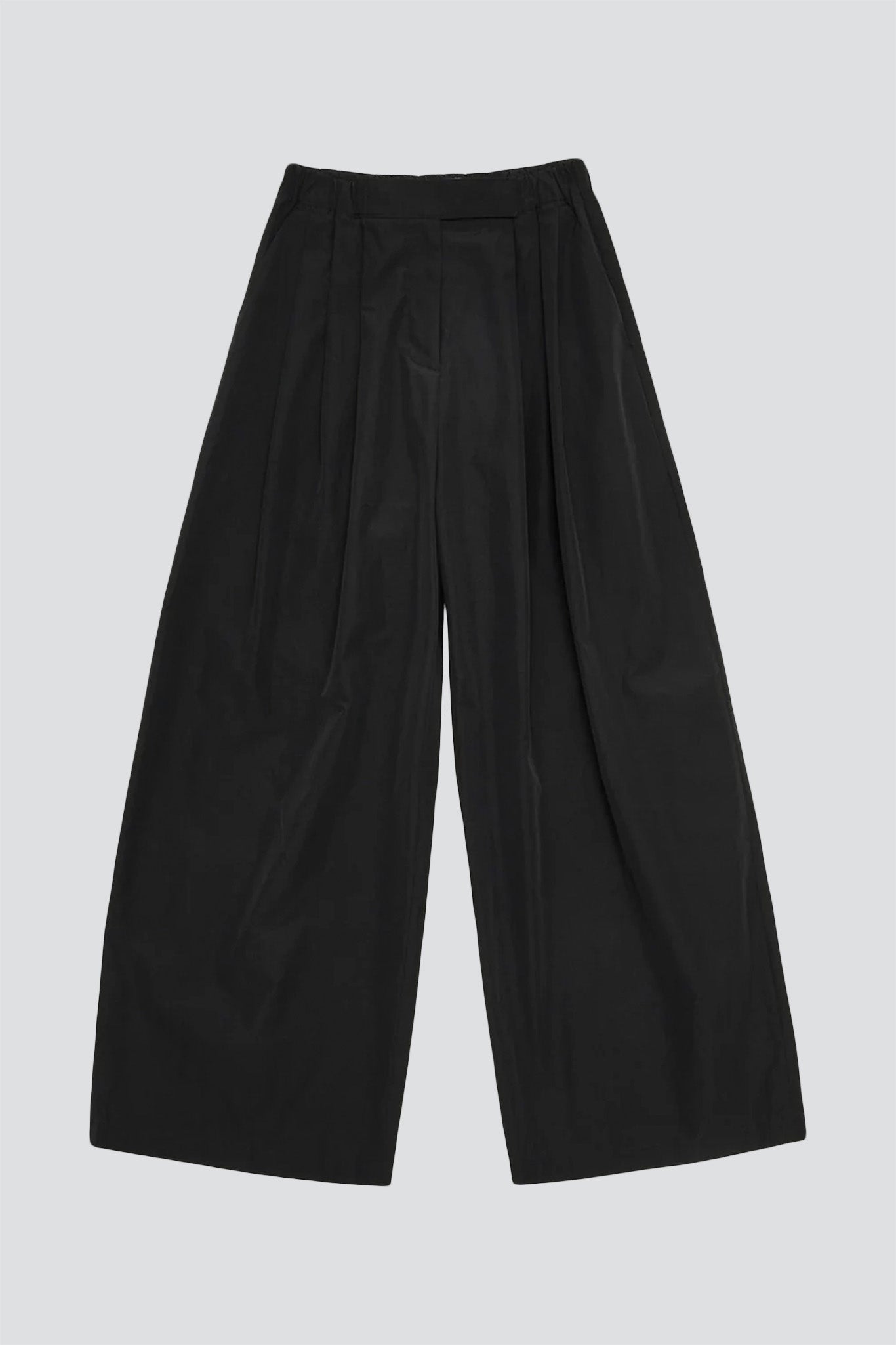 Black Three Tuck Banding Pant