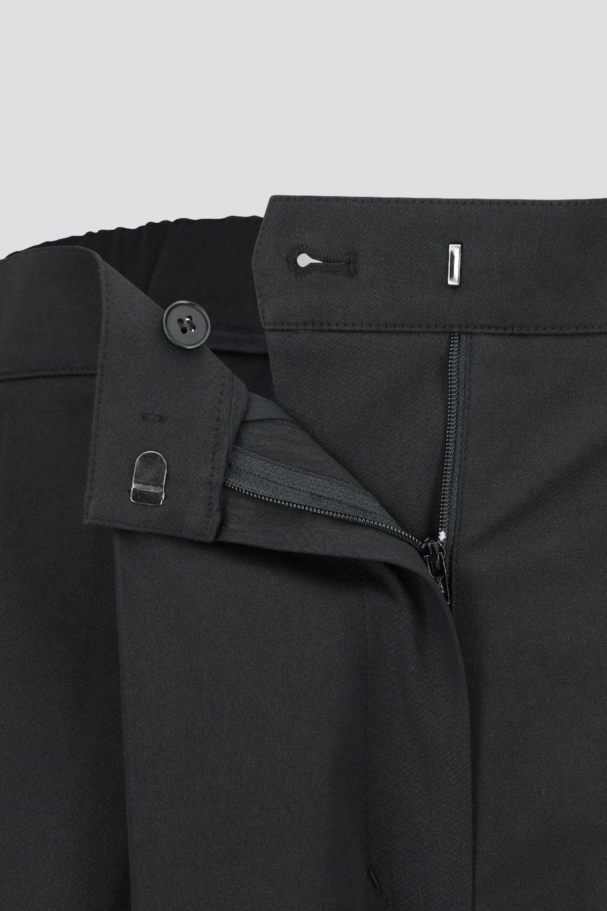Black Two Tuck Wide Banding Pants