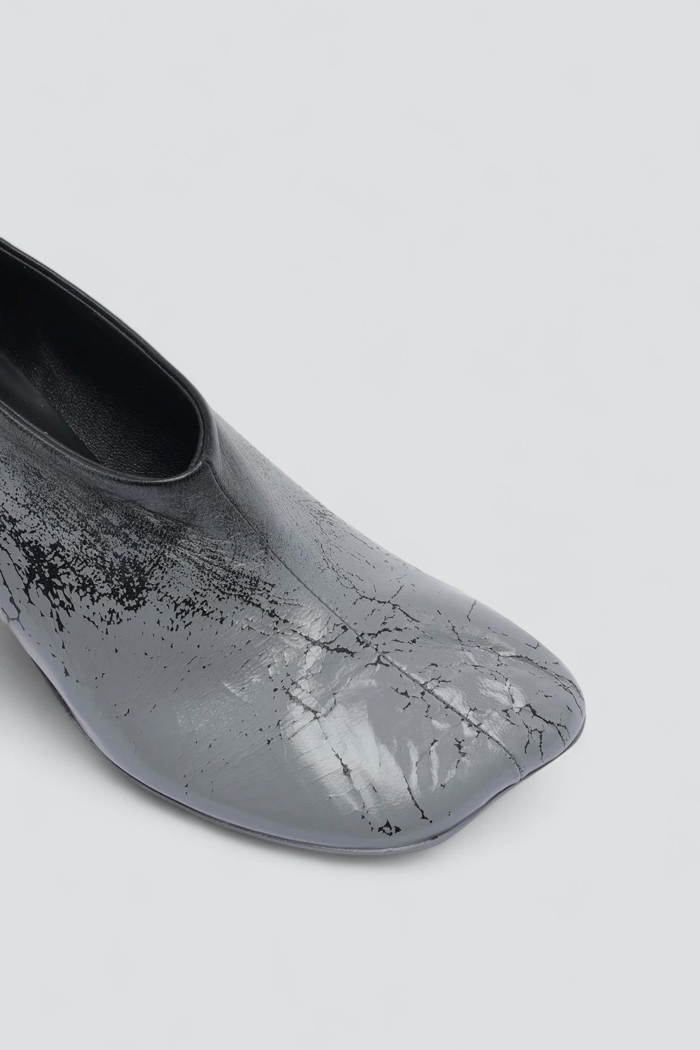 Black/Castlerock Court Shoe