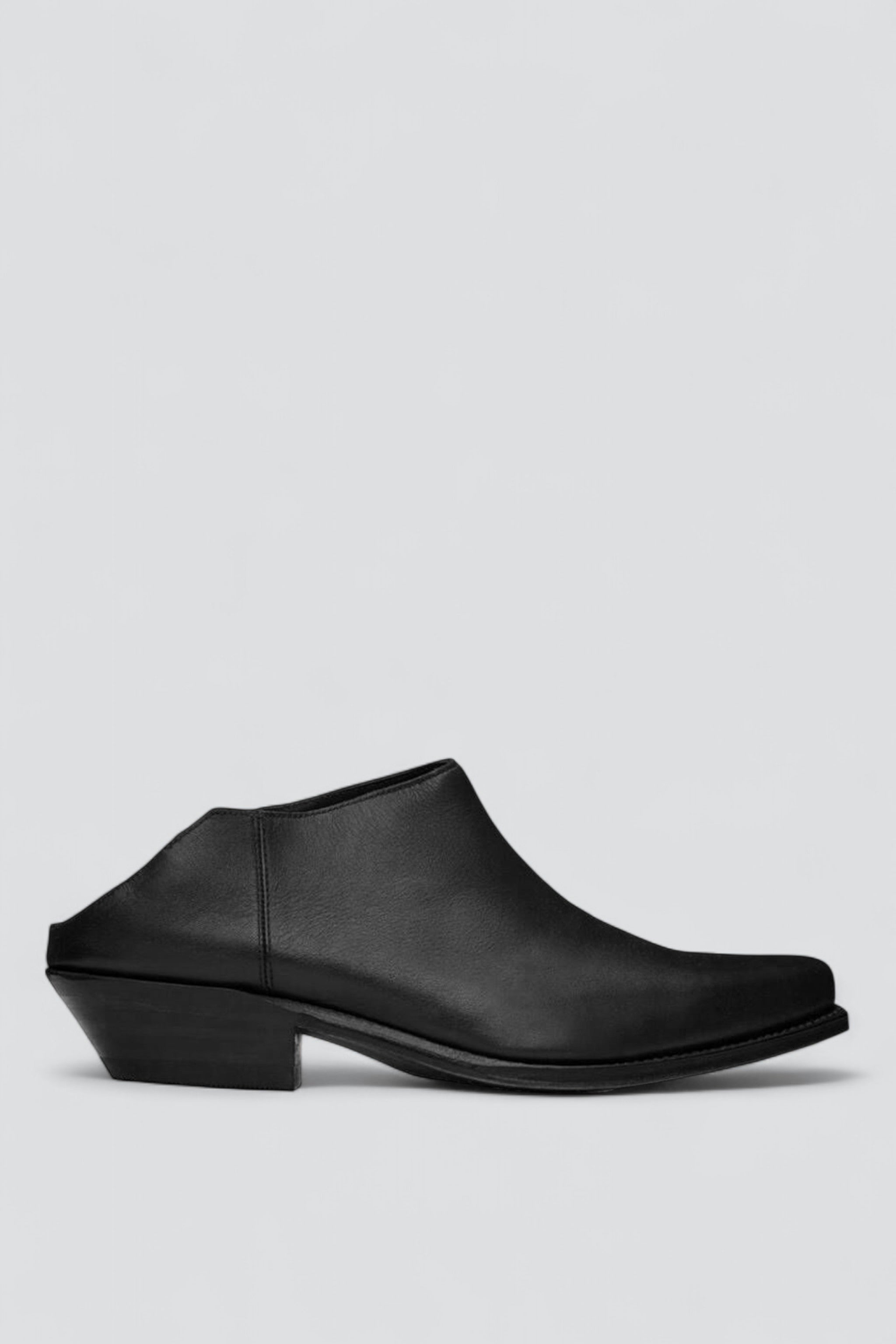 No.130 Black Sendra Cropped Boots