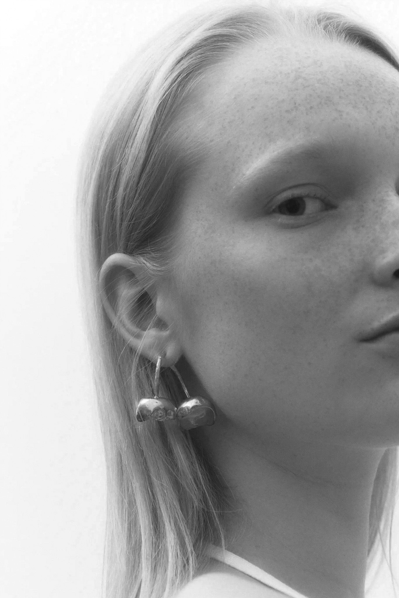 Gold Cerezas Earrings