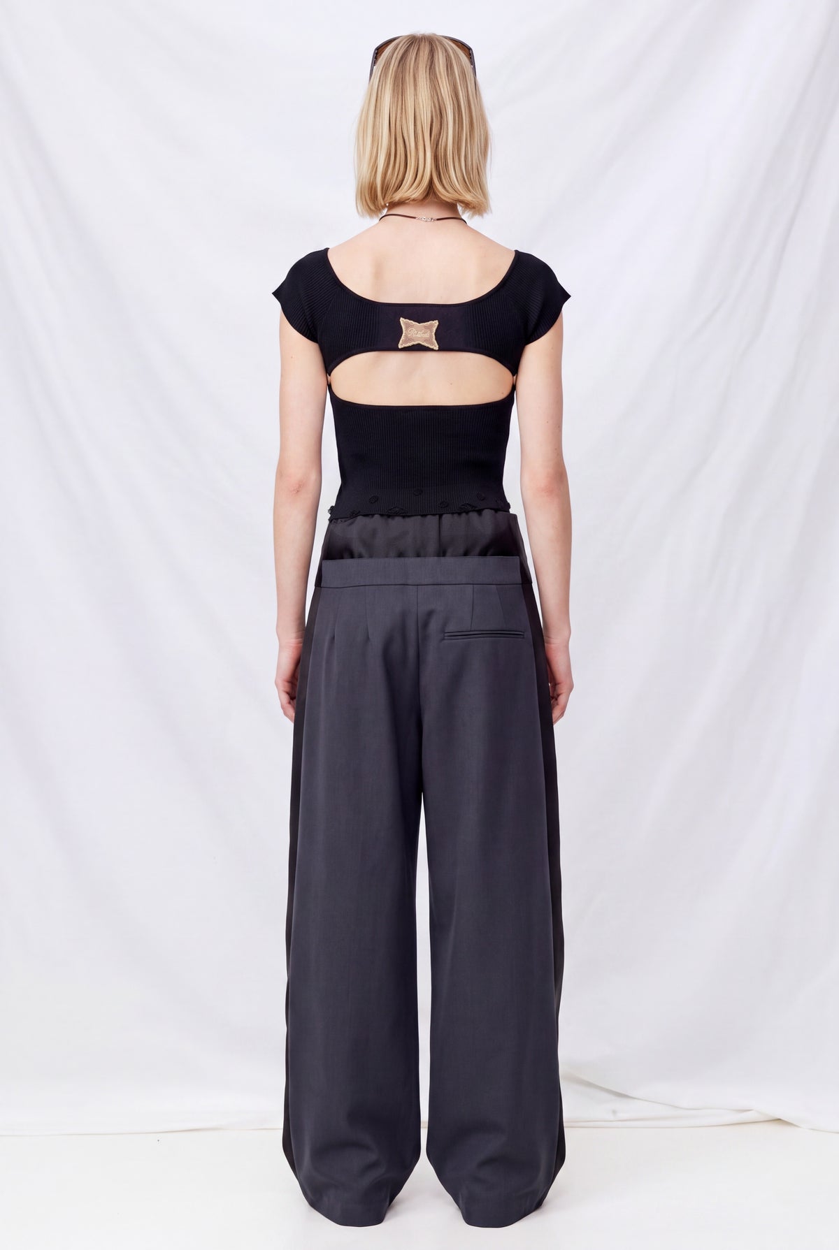 Onyx Cutout Button Knit T-Shirt
