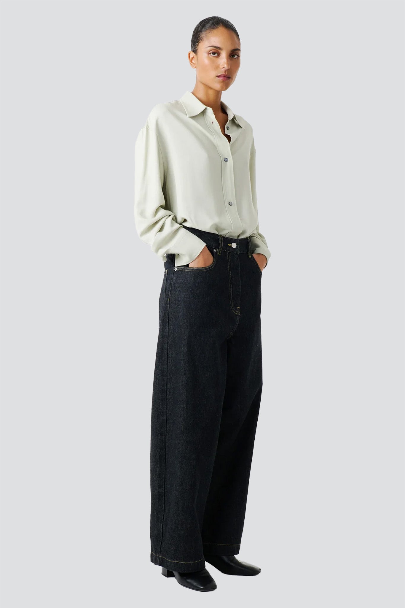 Indigo Wash Neive Curved Leg Pant