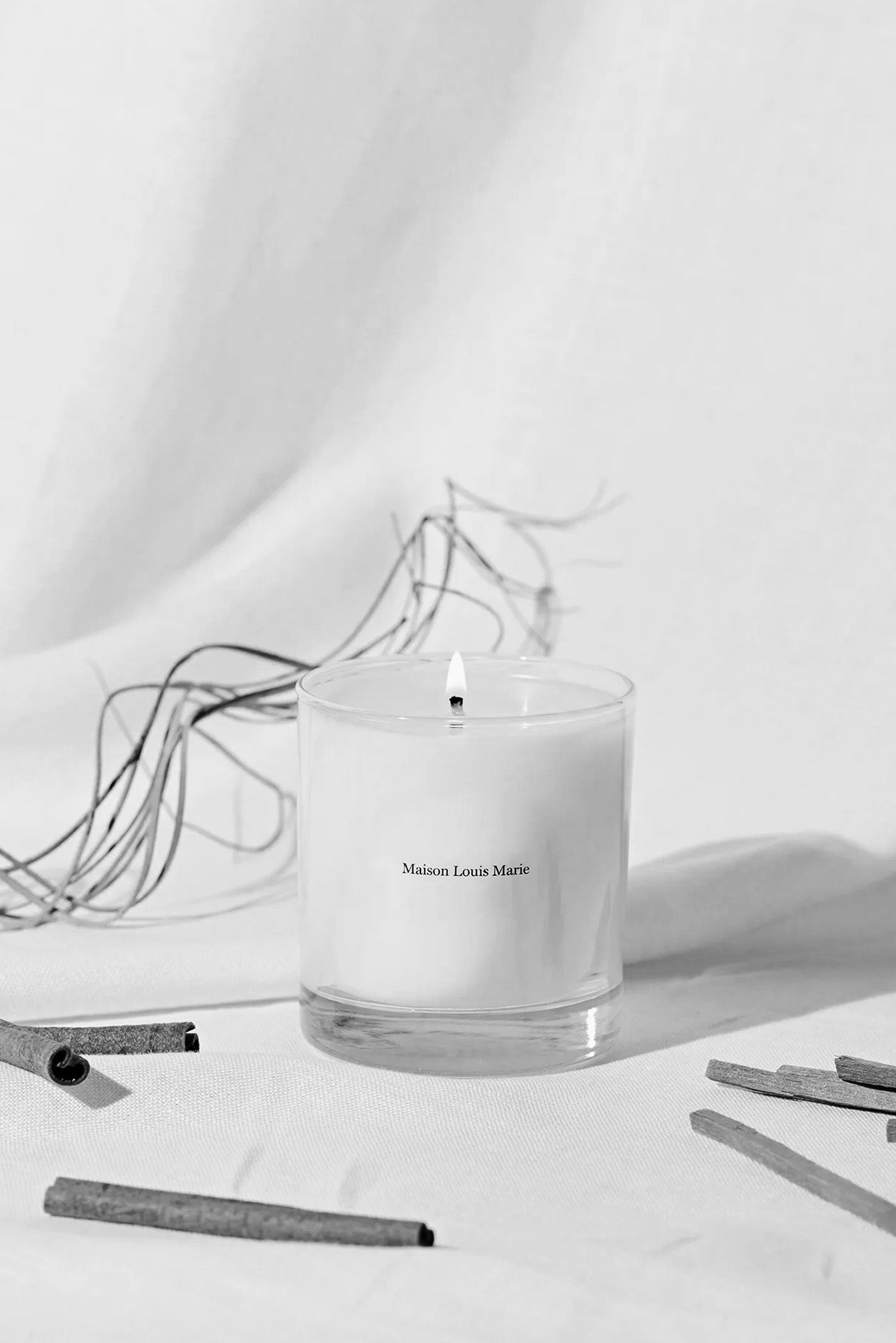 No. 04 Bois de Balincourt Candle