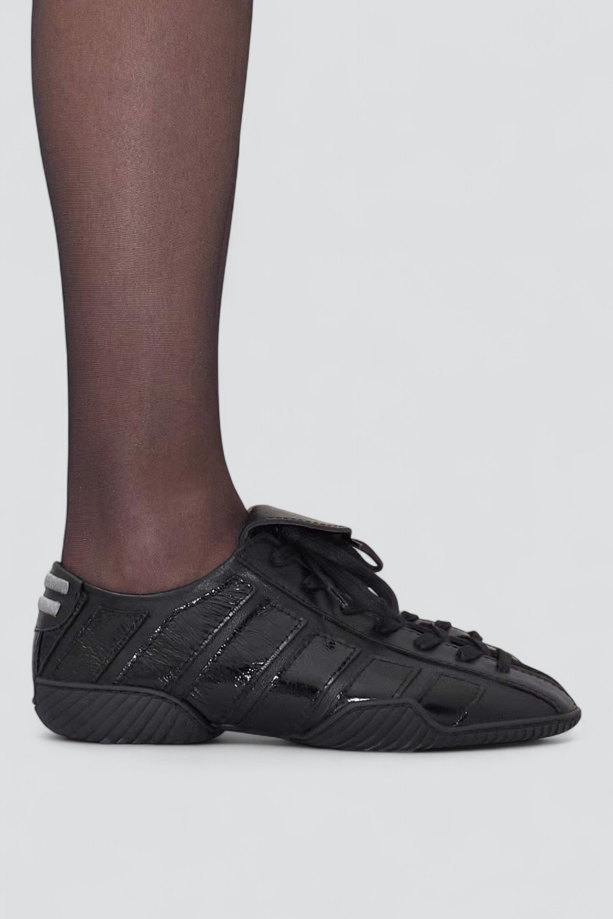 Black Nikoletta Sneakers
