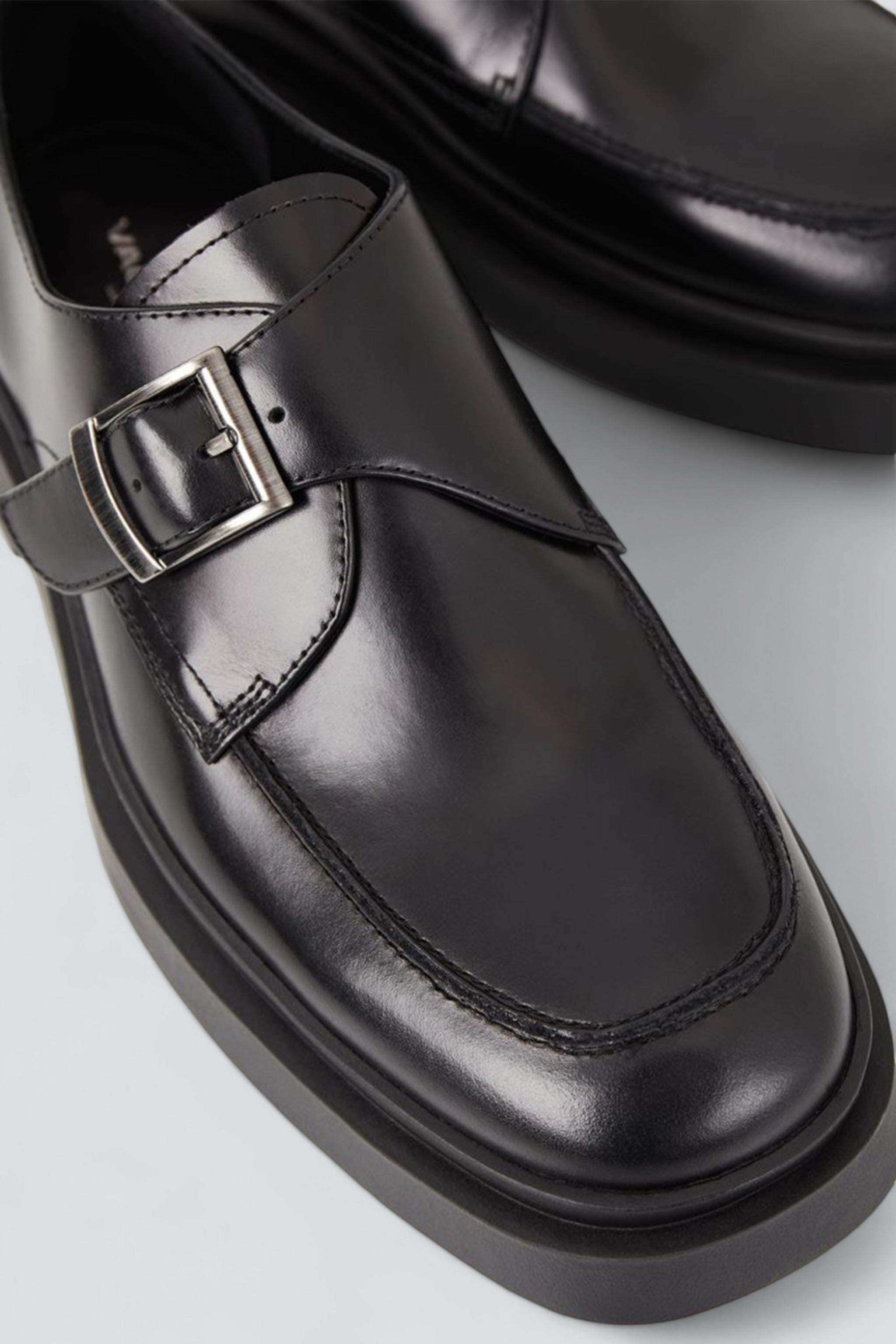 Mike Buckle Shoe
