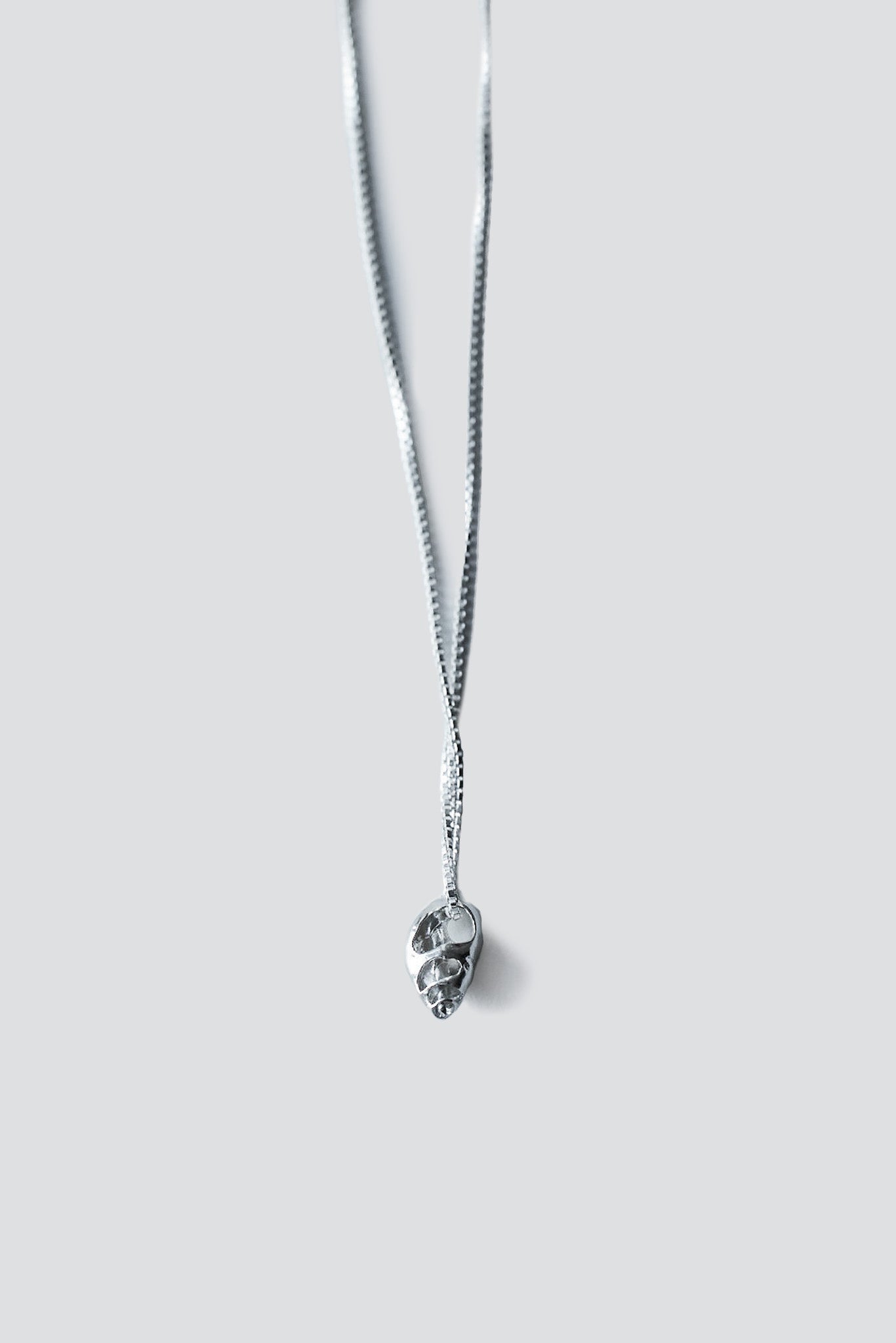 Silver/Light Blue No. 20 Venus Pearl