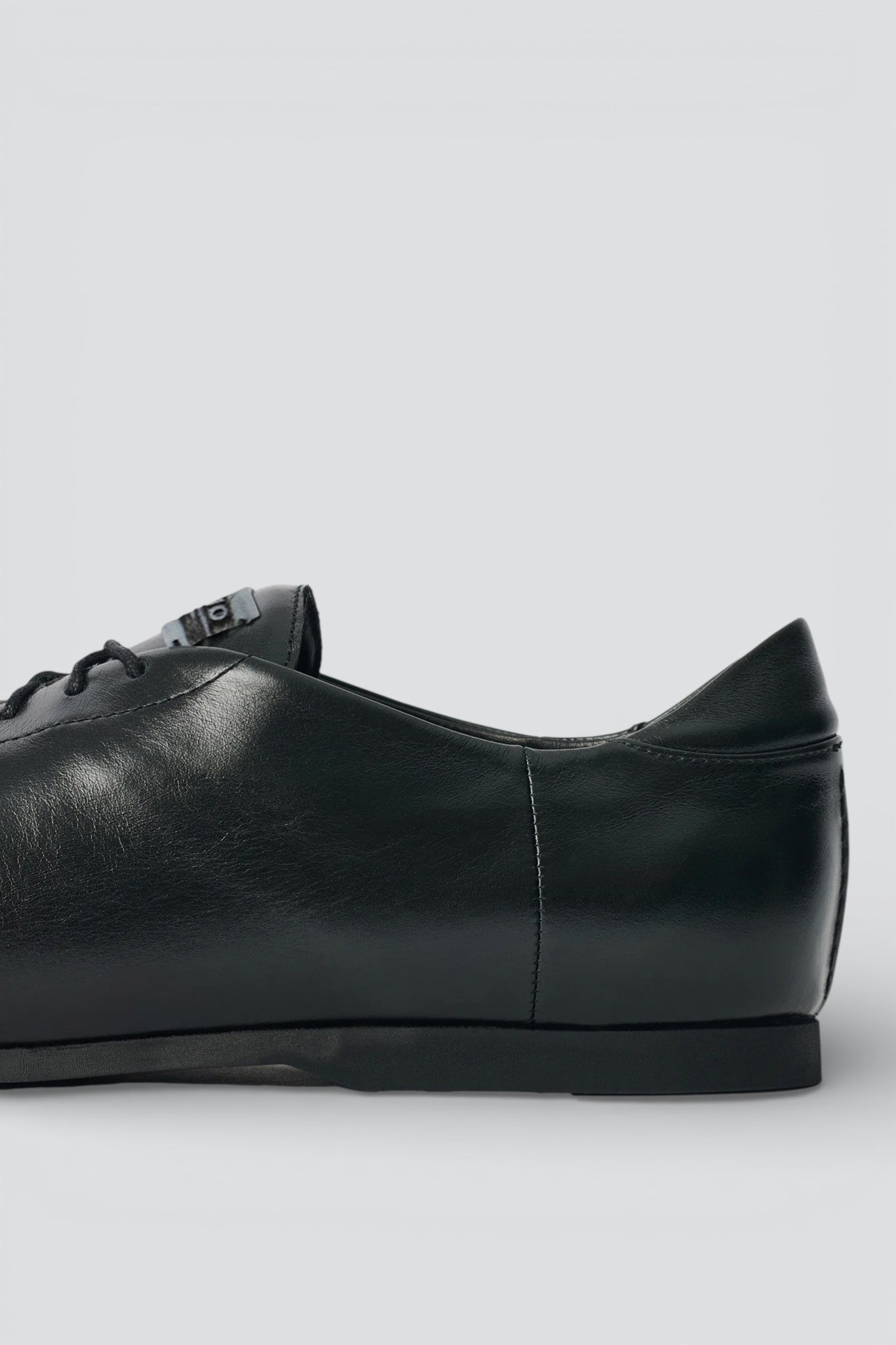 Sombre Satine Bovine Sneak In