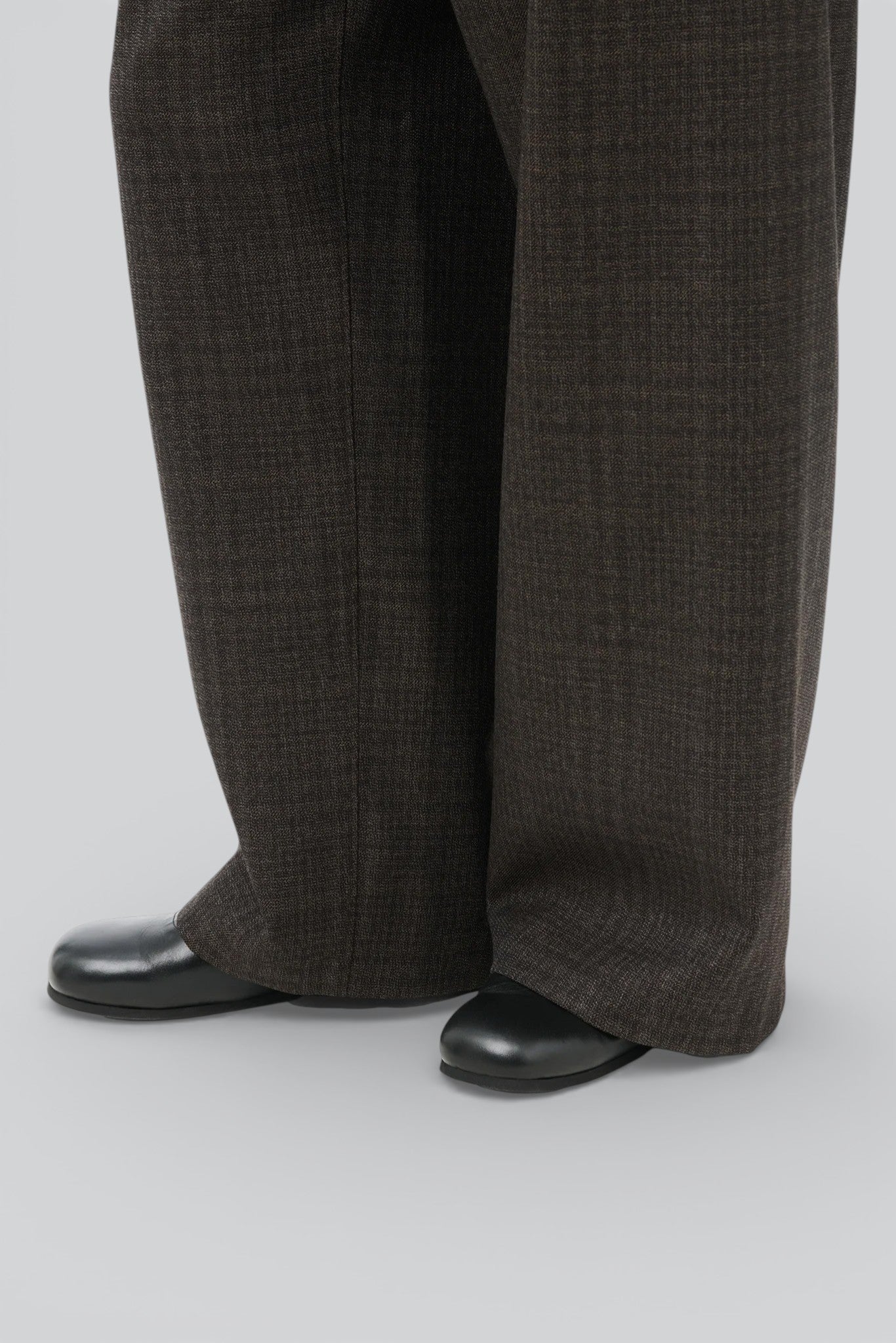 Sombre Satine Bovine Sneak In