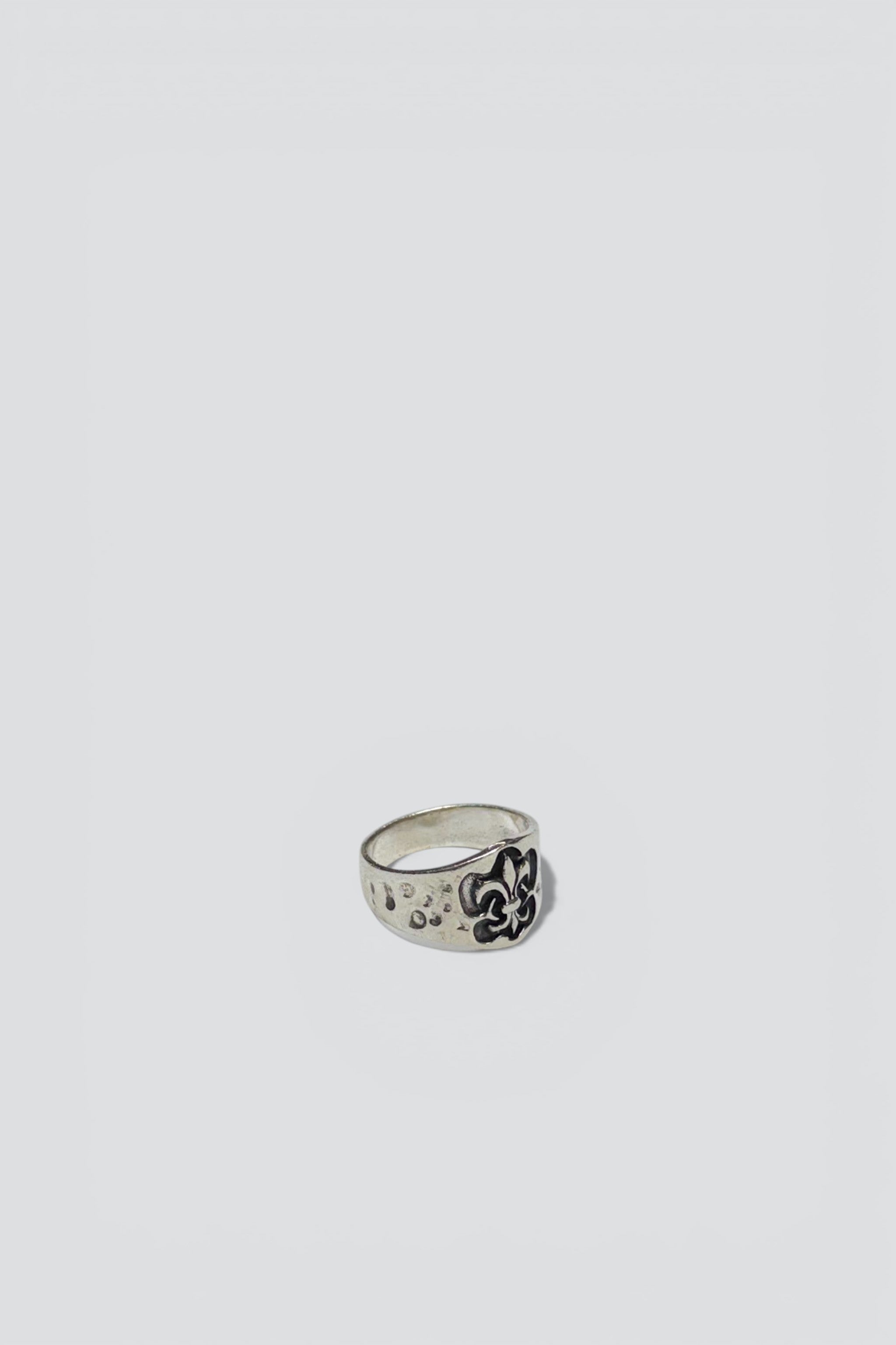 Sterling Silver Fleur Hammered Ring