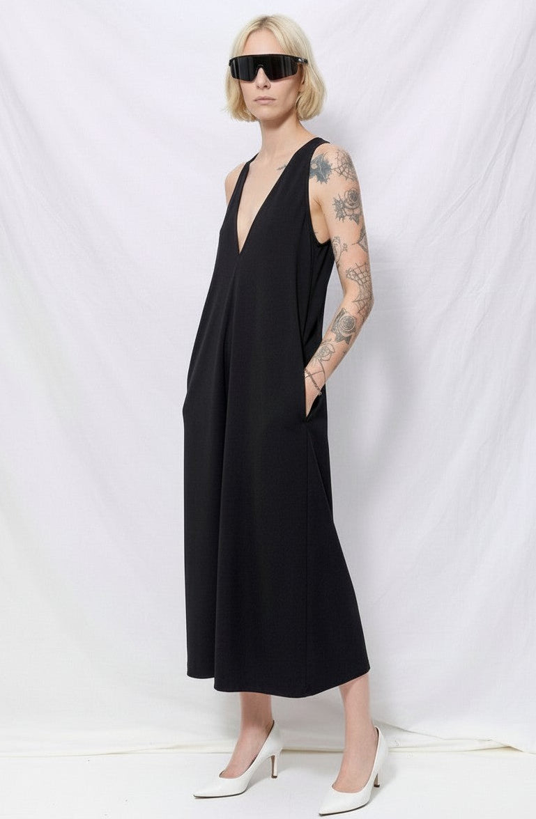 black trapeze dress Sleeveless Halter Neck Embellished Gown Layer under your favorite cardigans and pair with boots to create an on Artemis Trapeze Dress, Black -