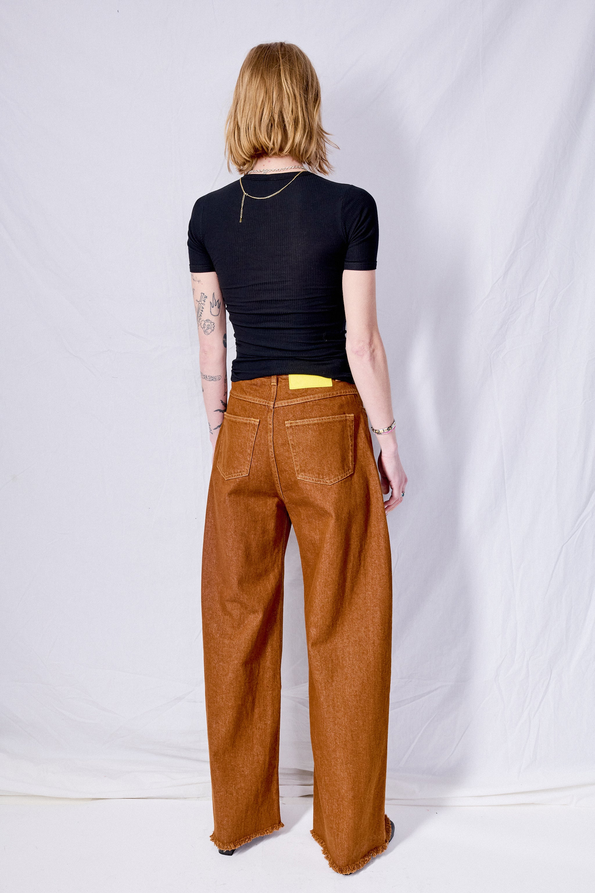 パンツ MARQUES ALMEIDA BOYFRIEND JEANS BROWN Brown Boyfriend Jeans by Marques Almeida on Sale