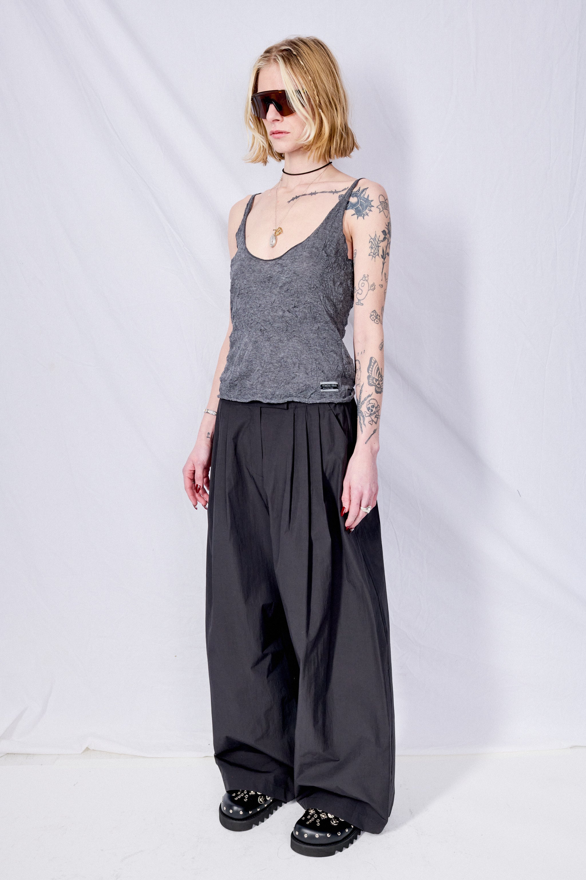 Black Three Tuck Banding Pants - Amomento – Assembly New York