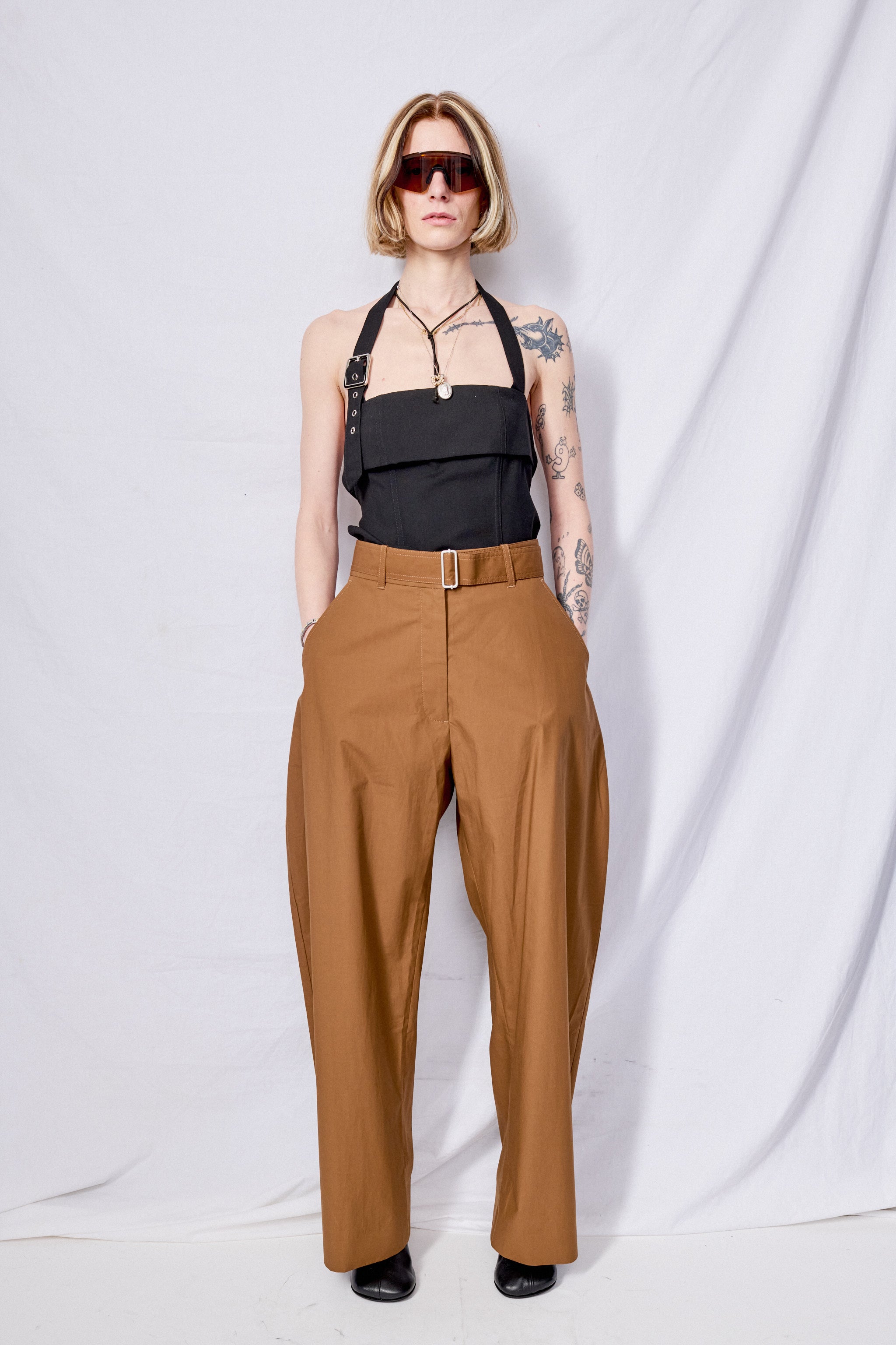 Almond Doring Belted Round Leg Pant