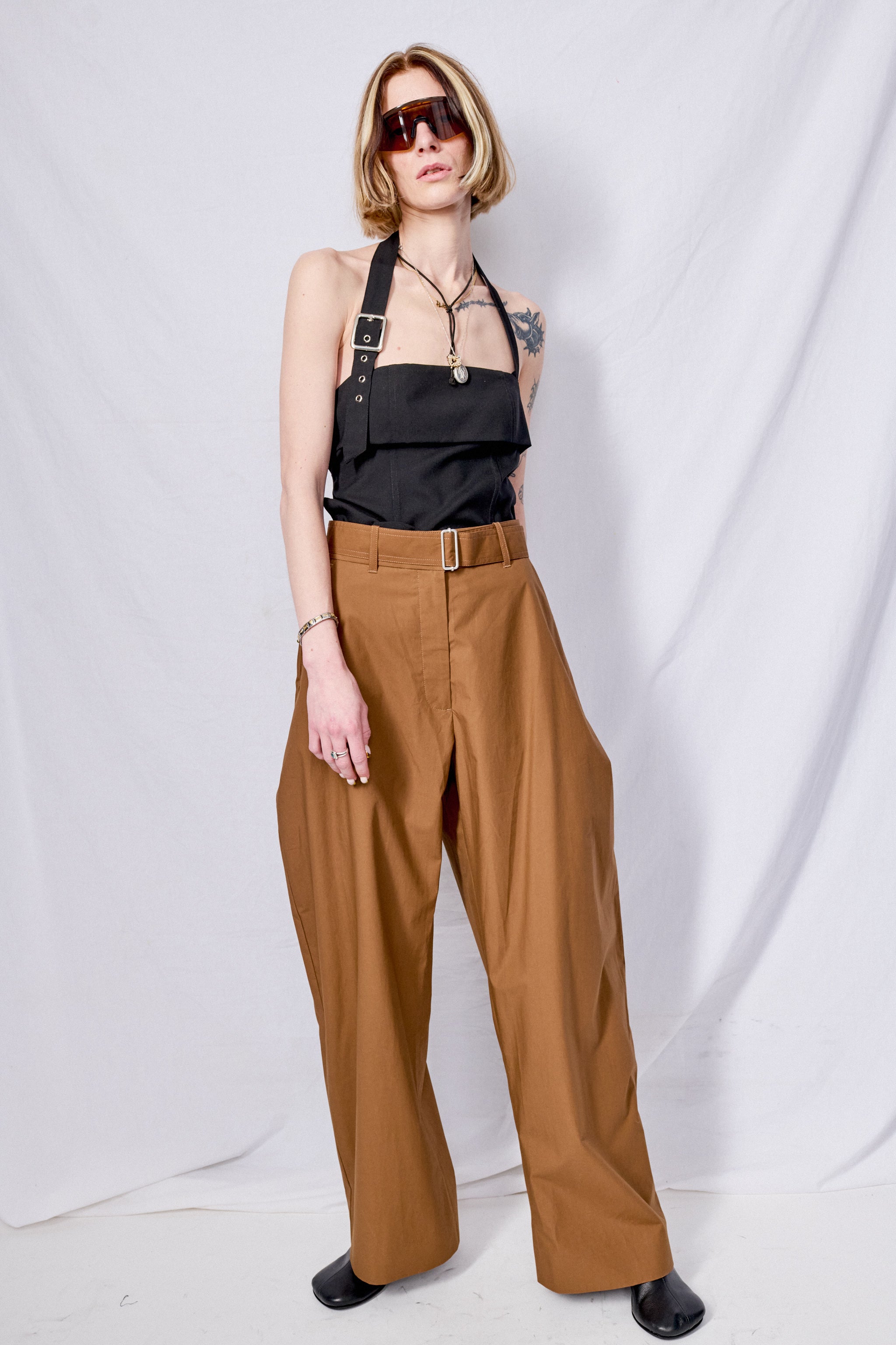 Almond Doring Belted Round Leg Pant