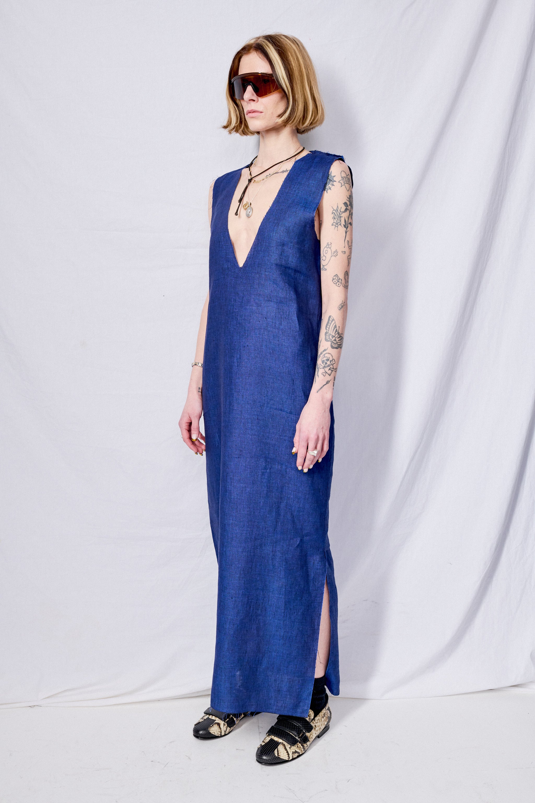 No.61 Blue Linen V-Neck Dress