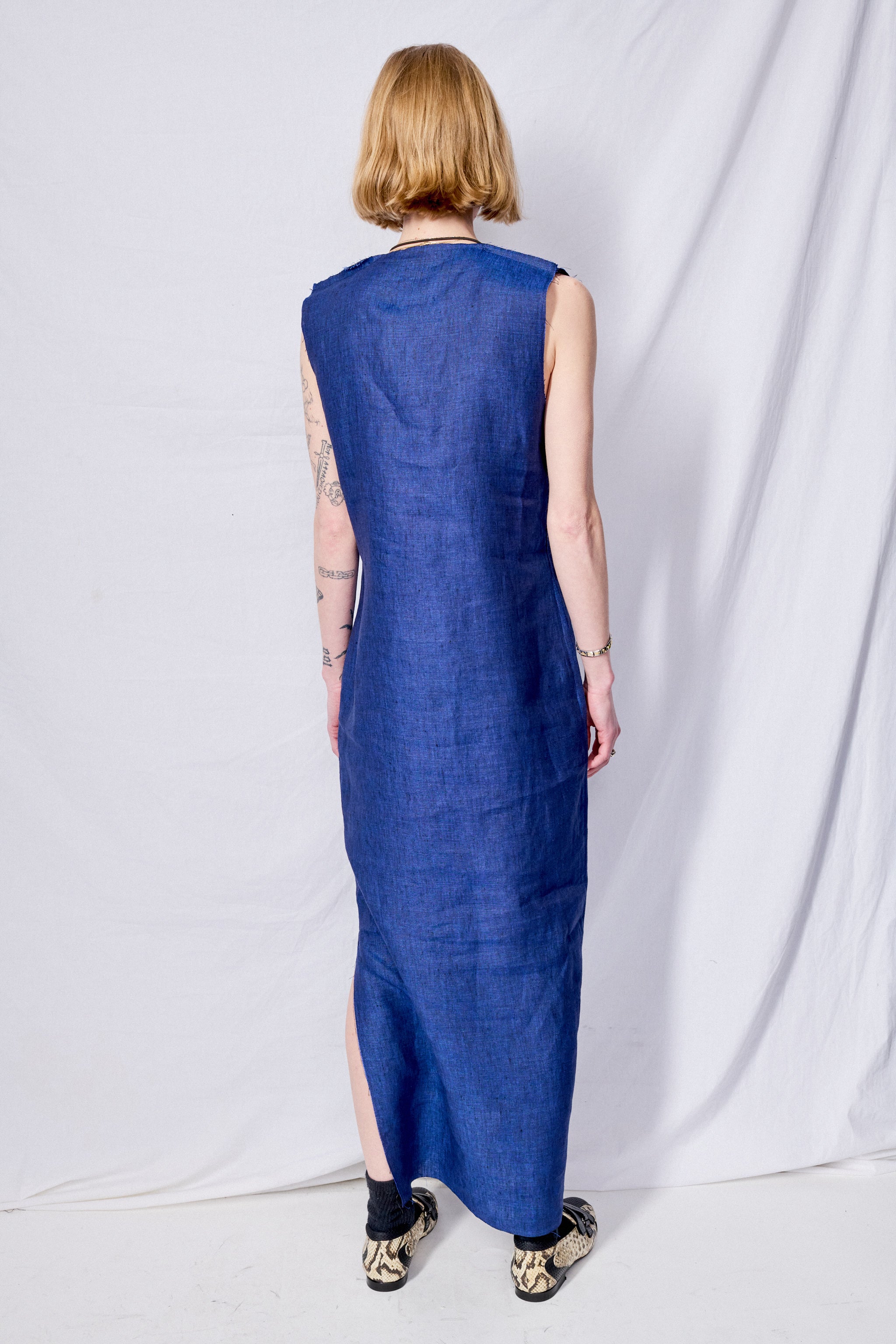 No.61 Blue Linen V-Neck Dress