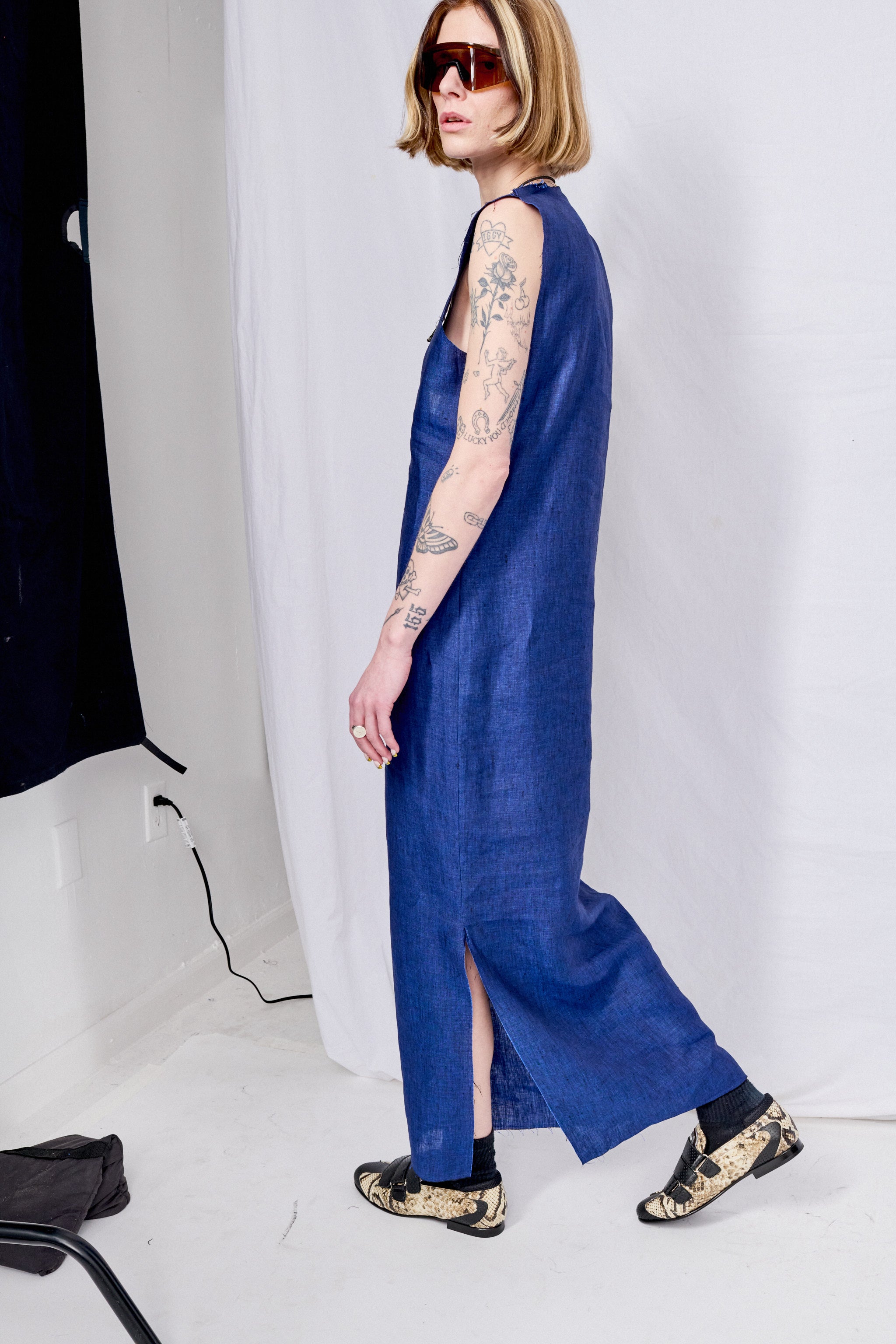 No.61 Blue Linen V-Neck Dress