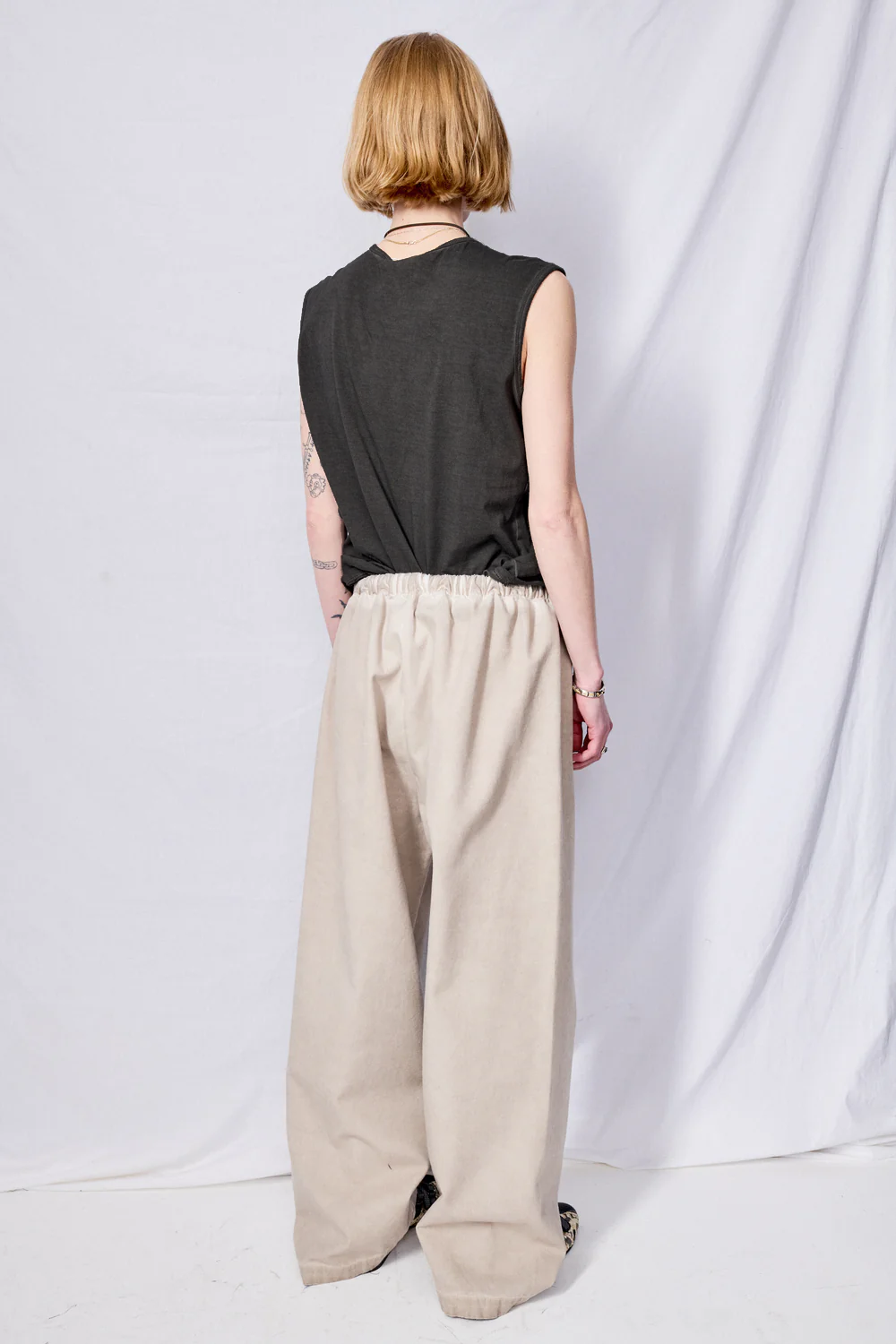 No.33 Black Organic Cotton Sleeveless T-Shirt