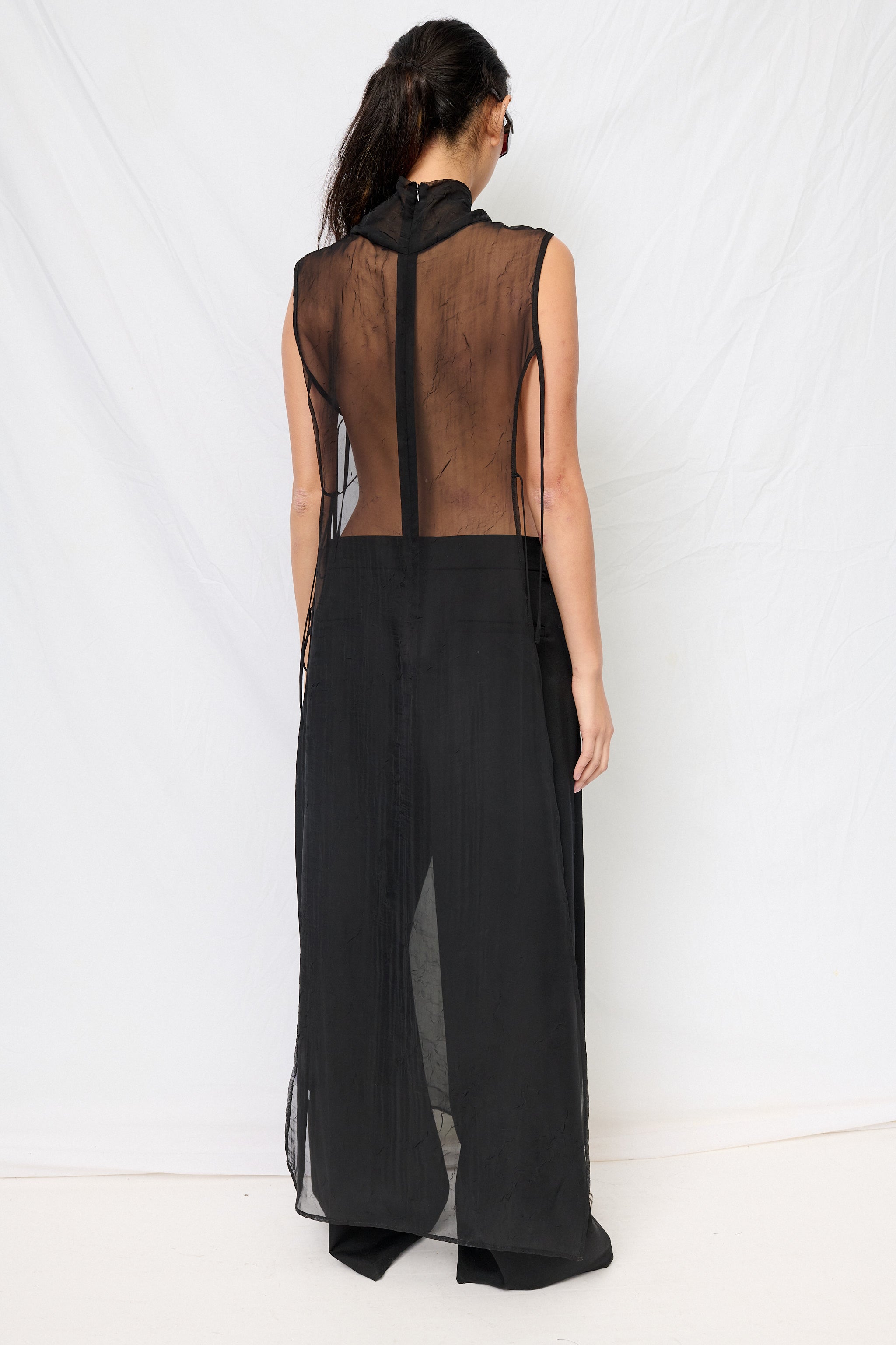 Black Crinkle Chiffon Open Tie Sleeveless Mockneck Dress