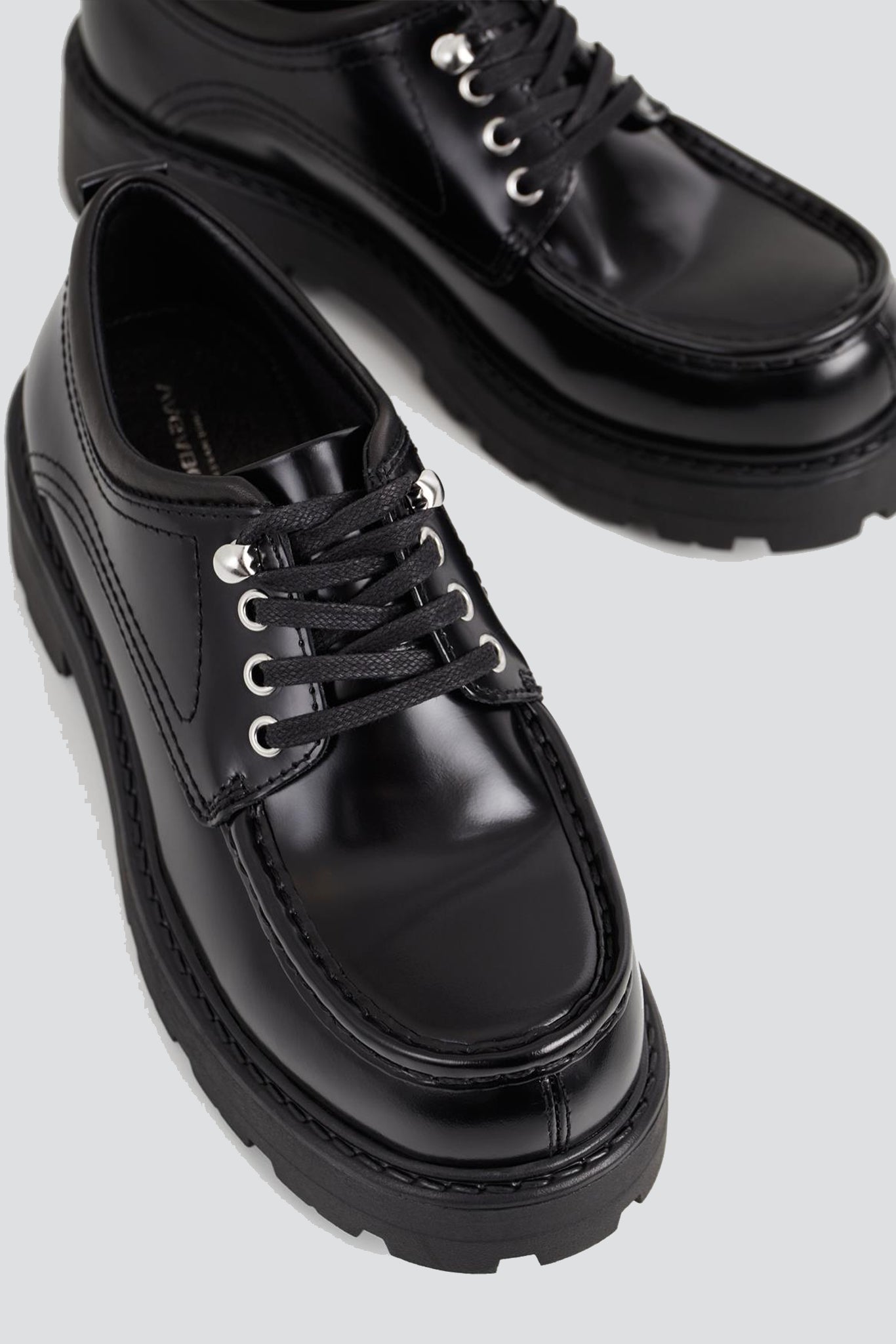 Black Cosmo 2.0 Shoe